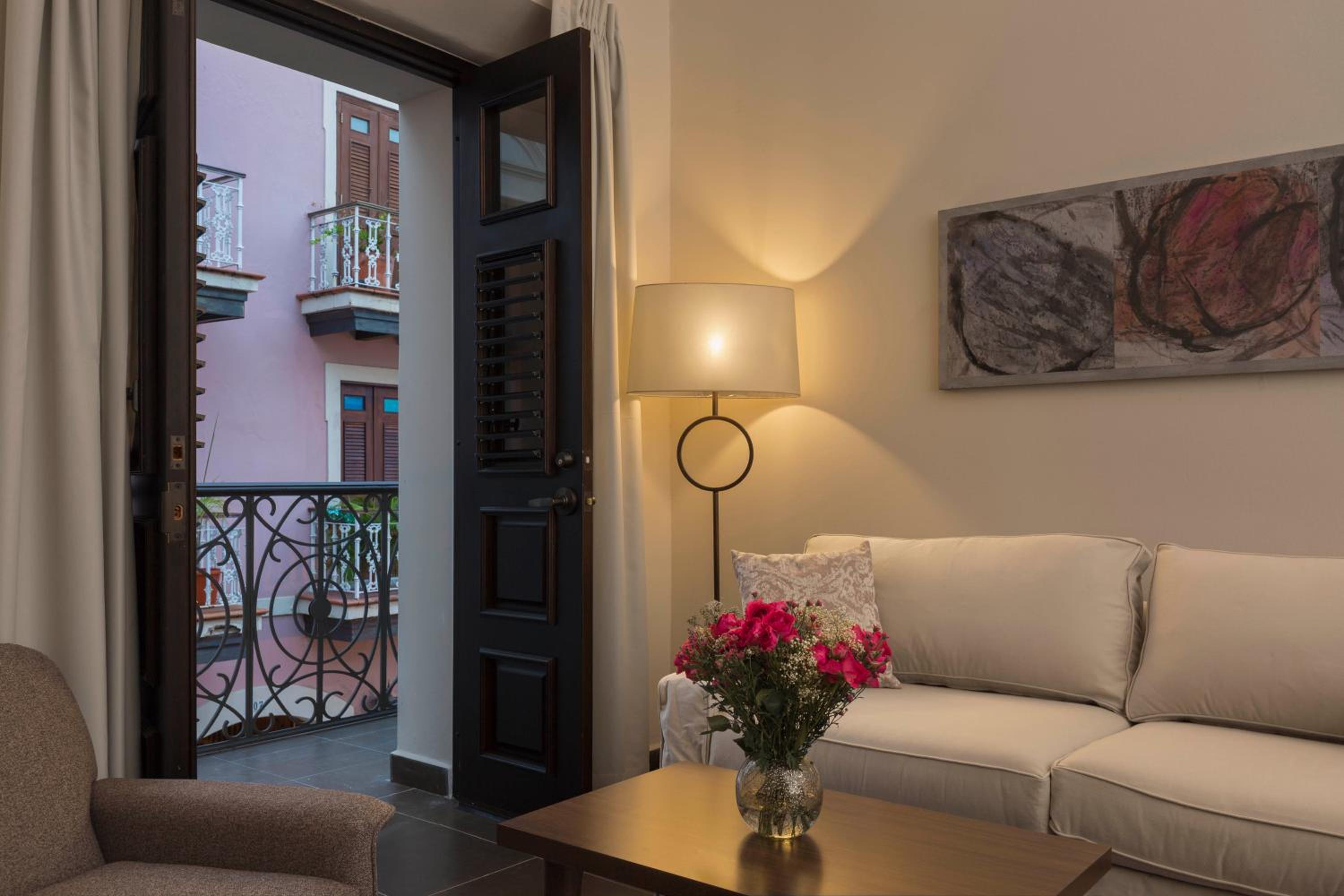 Decanter Hotel - Property Image 22