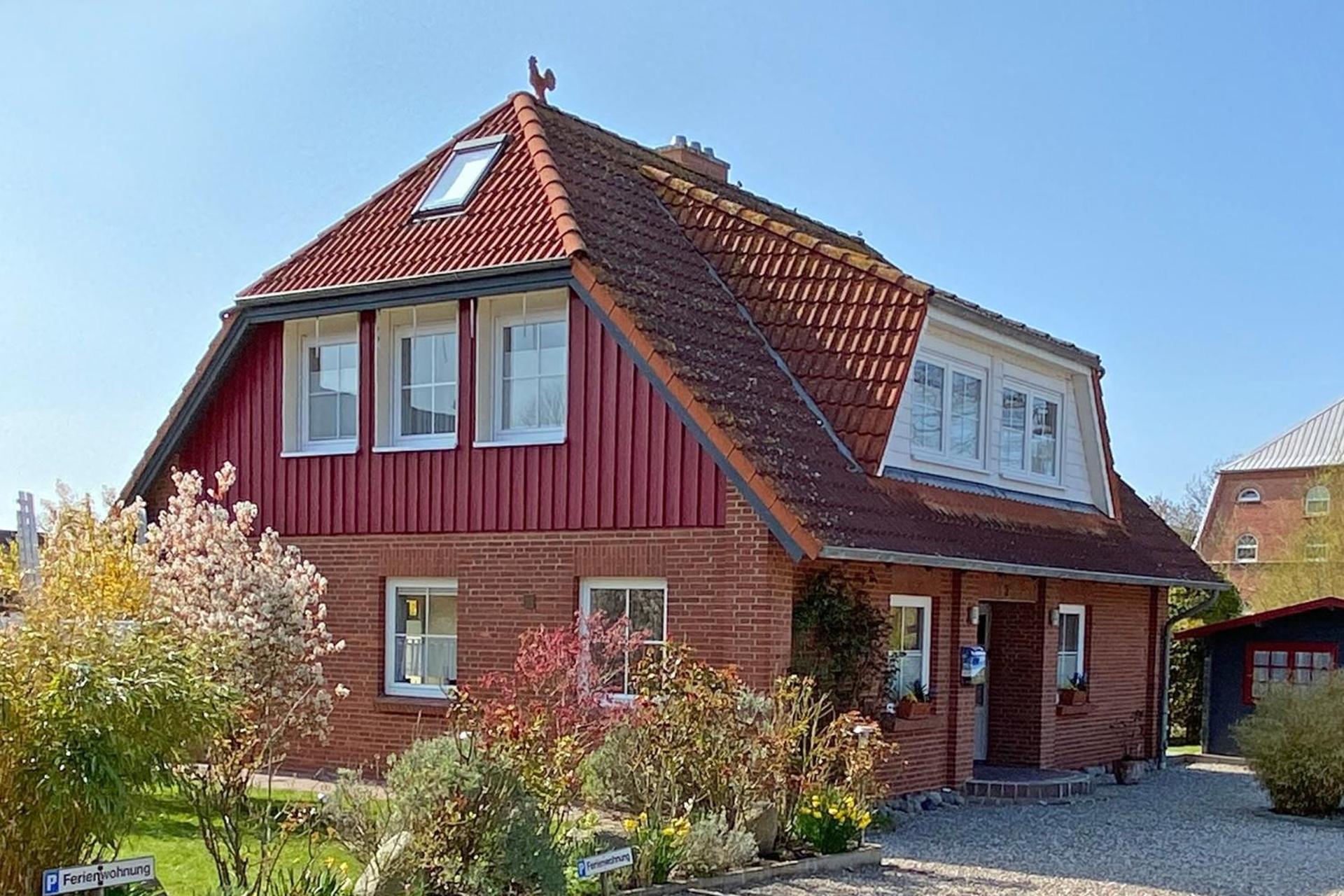 Ferienhaus Kleiner Leuchtturm -Backbord mit Garten und Terrasse