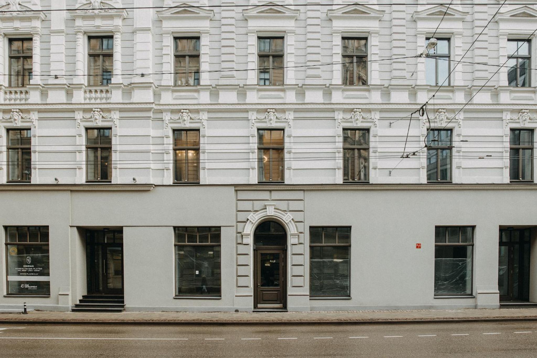 Opera Studio I NEW I Prime Central Location I AC