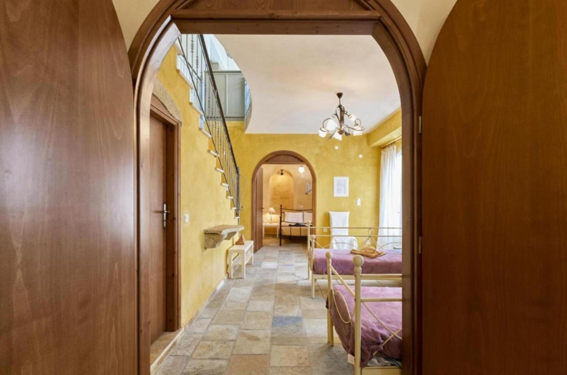 Elaiona Country Home