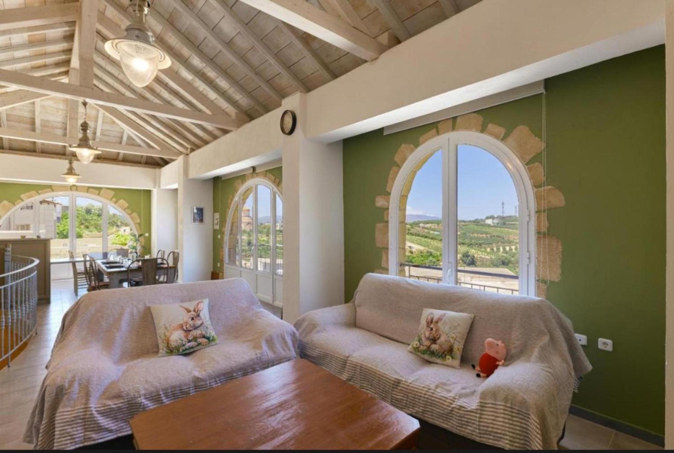 Elaiona Country Home