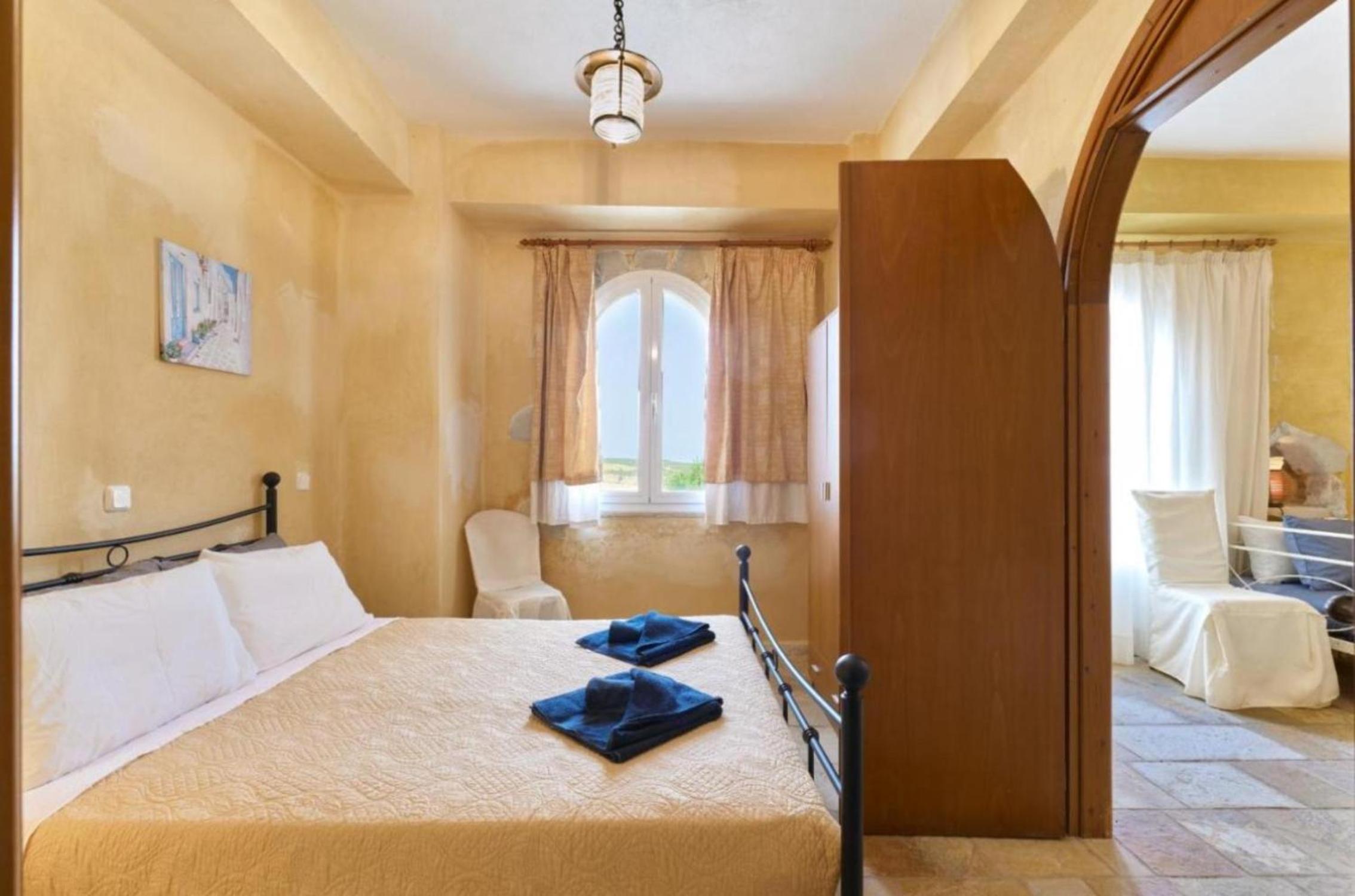 Elaiona Country Home