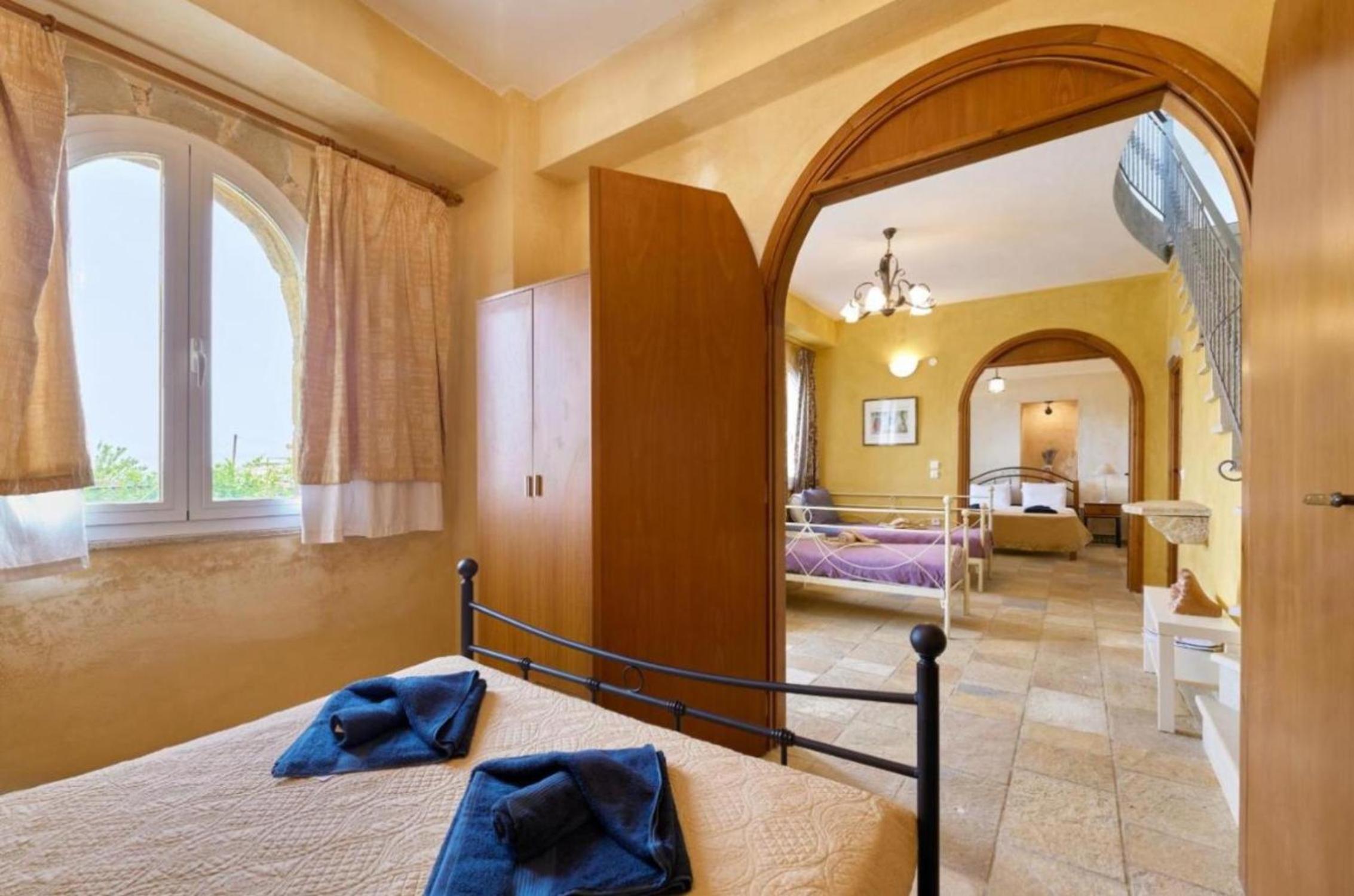 Elaiona Country Home