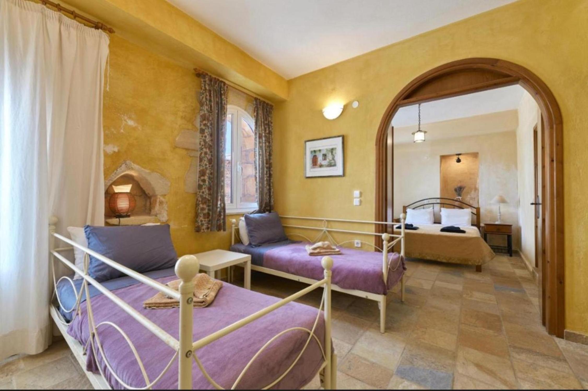 Elaiona Country Home