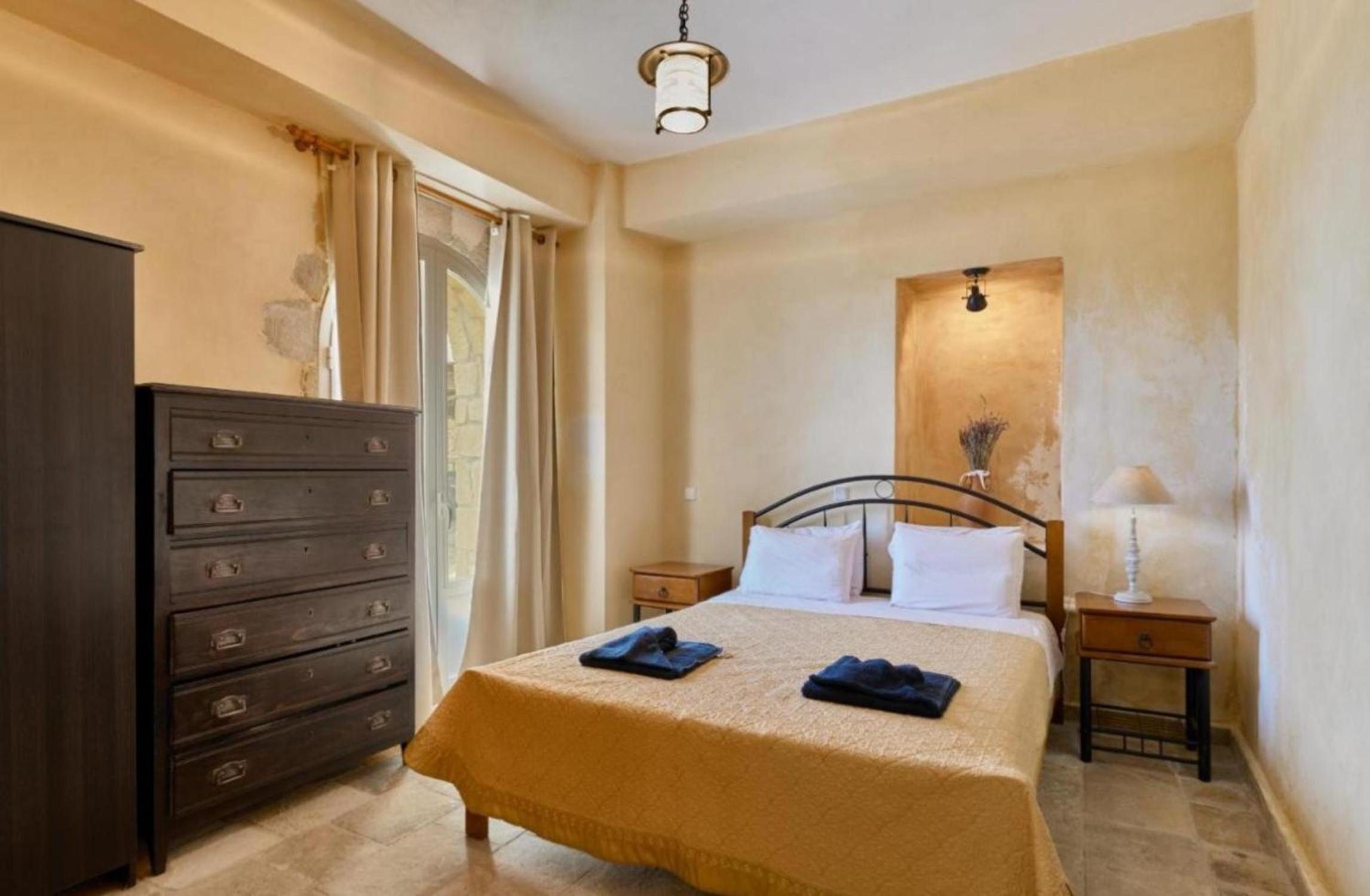 Elaiona Country Home