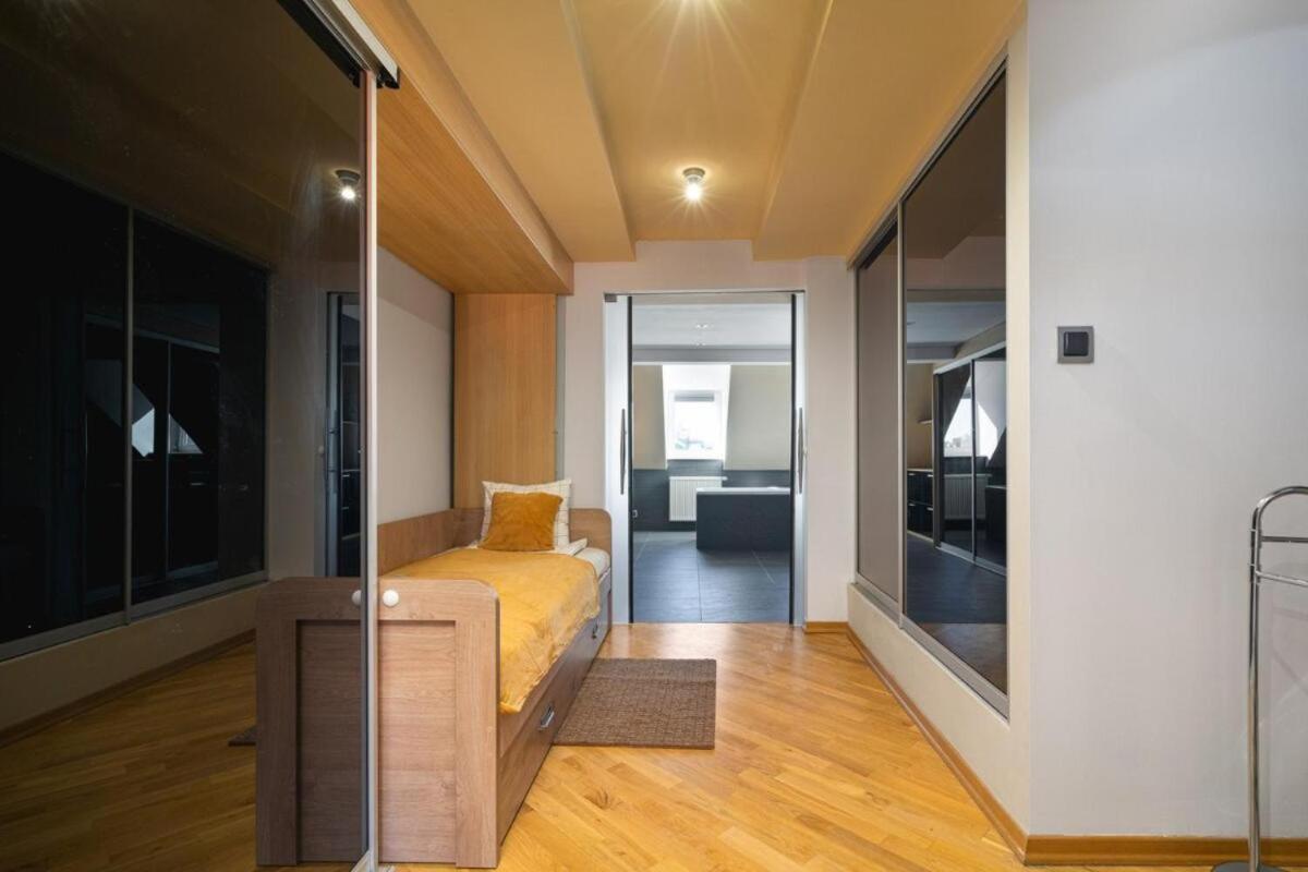 Golden Apartments Warsaw - Elegant & Stylish 3-Floor Apartment - Warsaw Old Town