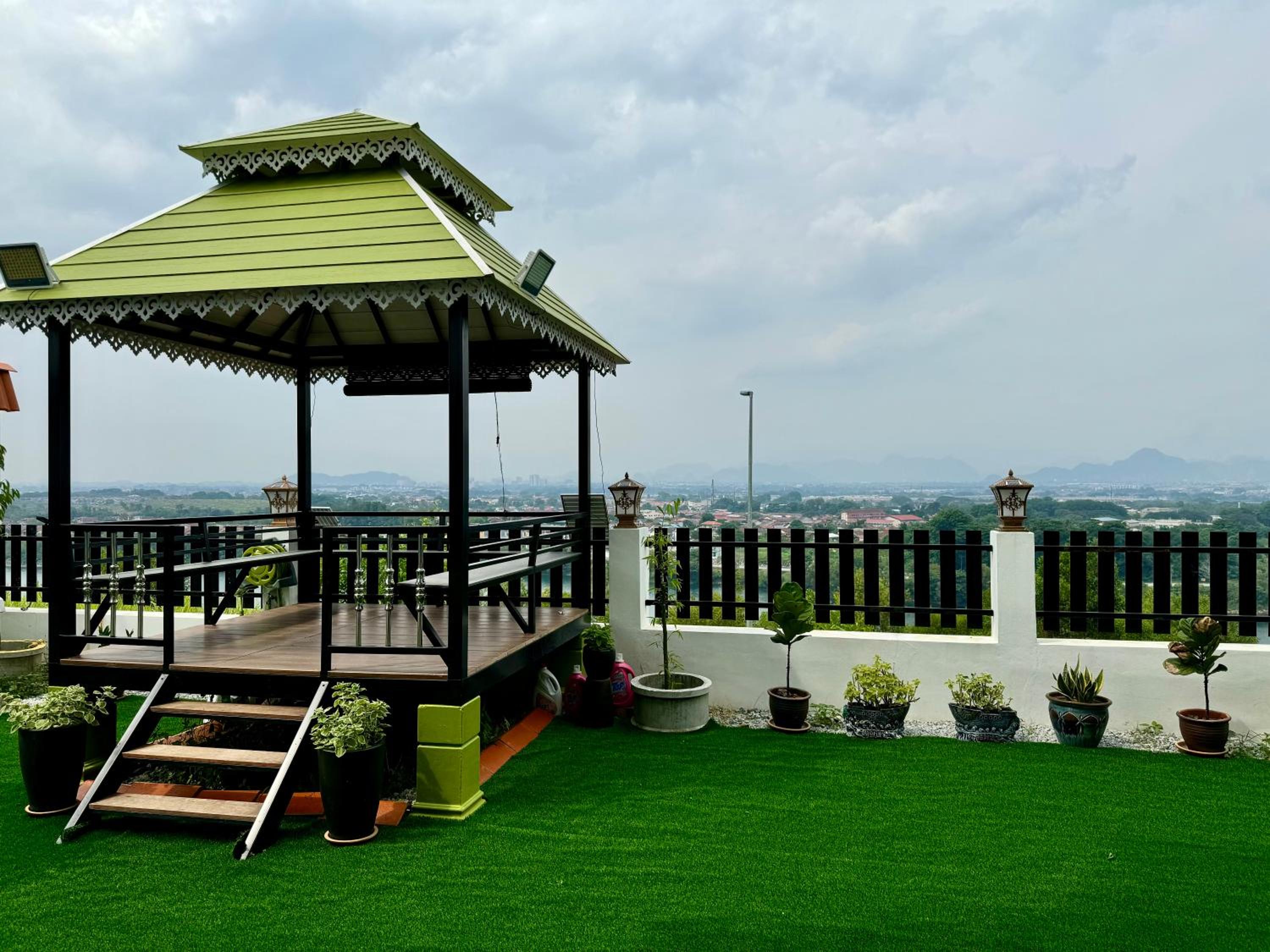 Ipoh Lahat Mines Private Pool Lake Villa by IWH Suites