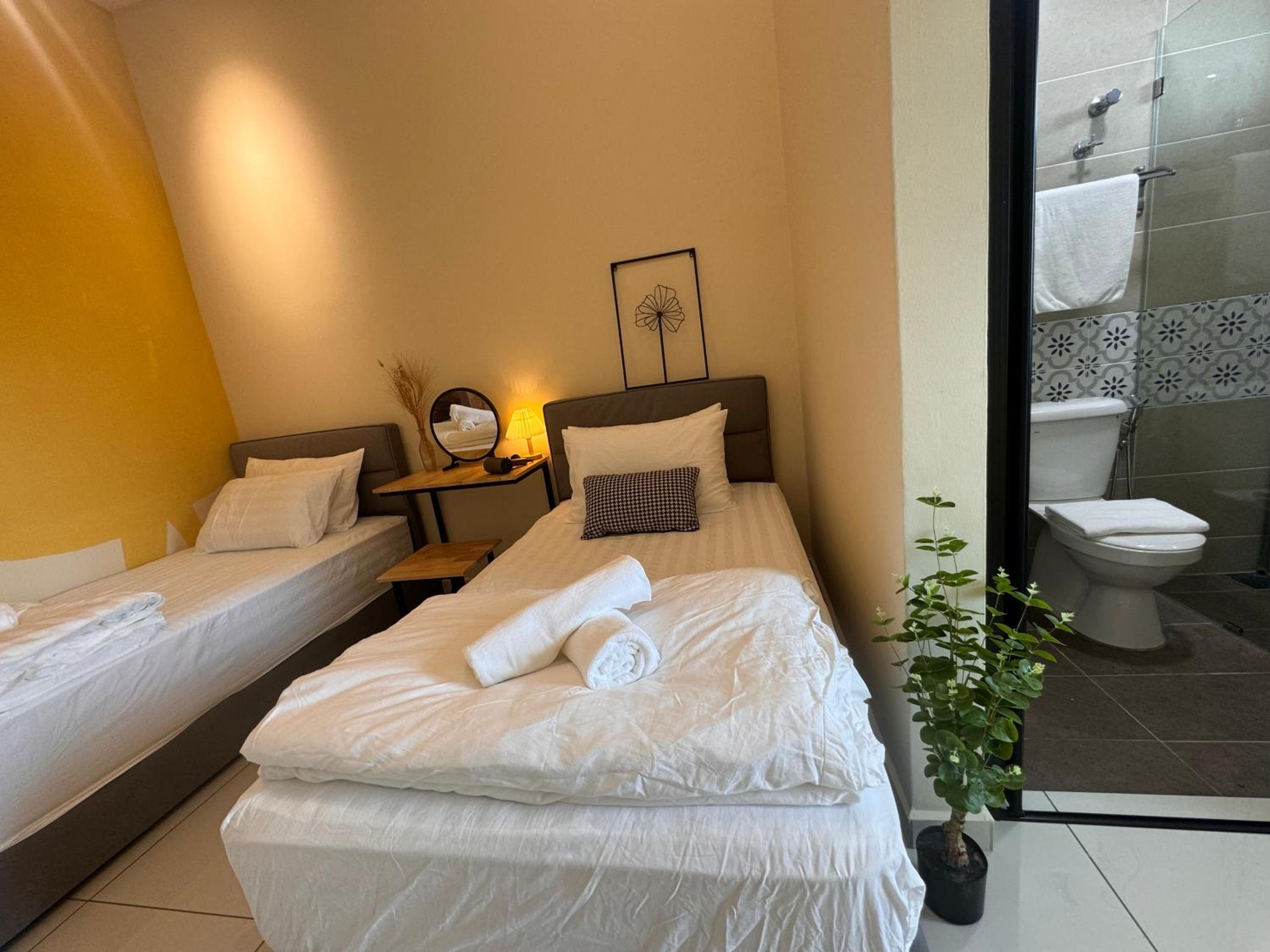 Ipoh Lahat Mines Private Pool Lake Villa by IWH Suites