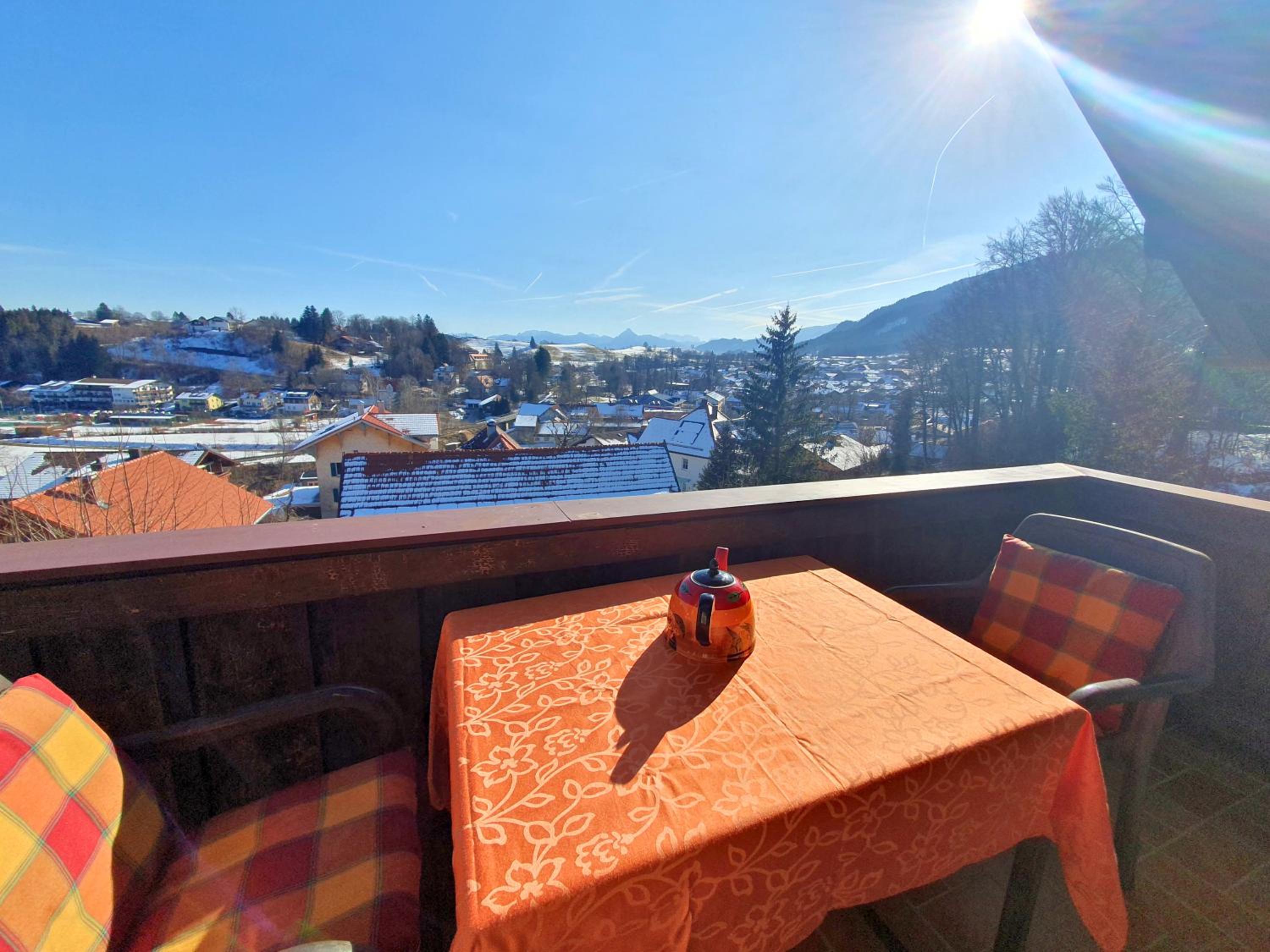 Haus Hindelang - 2 FeWos mit Zugspitzblick, inkl Königscard, gratis Parken & WLAN, Self Check-In, 5 Minuten ins Zentrum