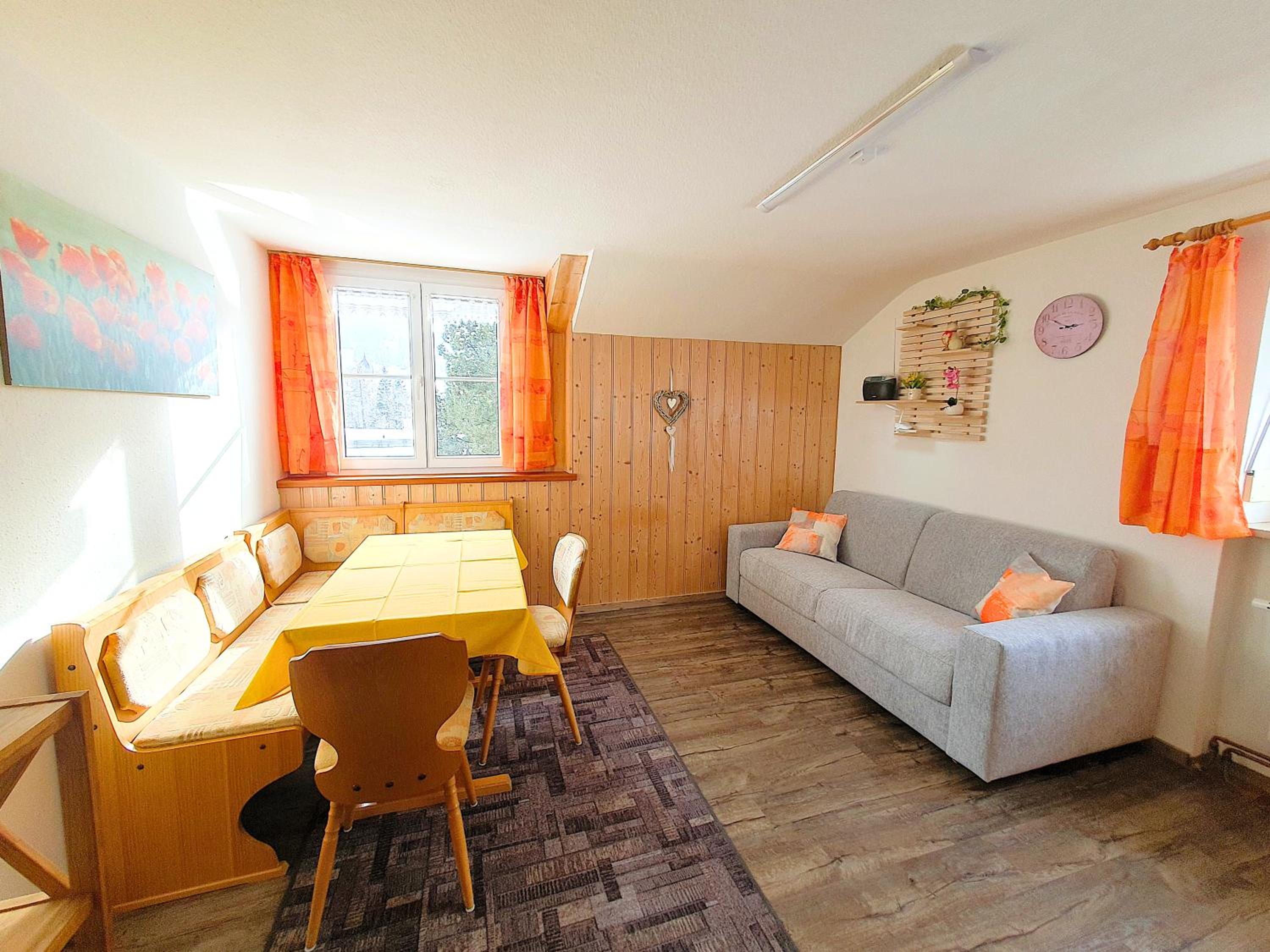 Haus Hindelang - 2 FeWos mit Zugspitzblick, inkl Königscard, gratis Parken & WLAN, Self Check-In, 5 Minuten ins Zentrum