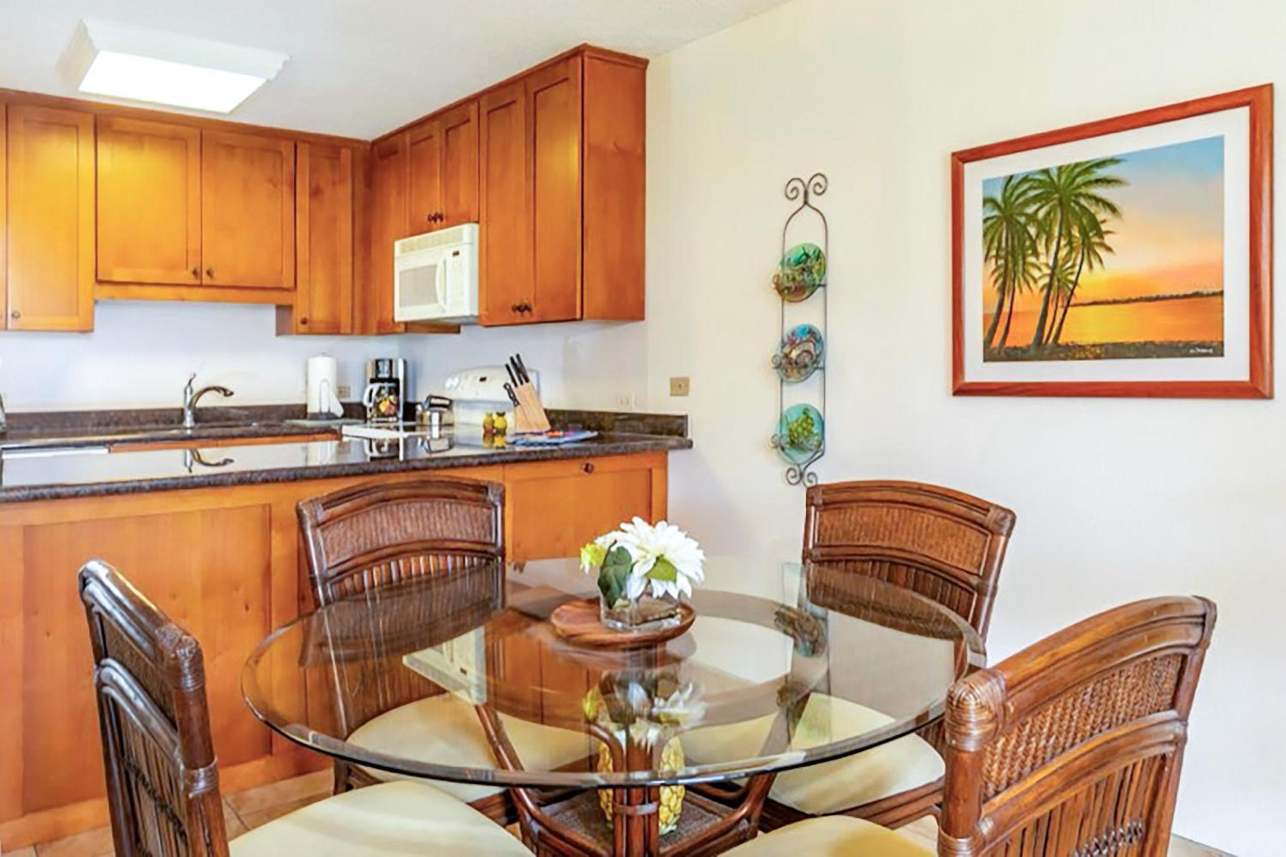 Kamaole Sands 7-206 - Renovated, Courtyard Views, Steps to the Beach, AC