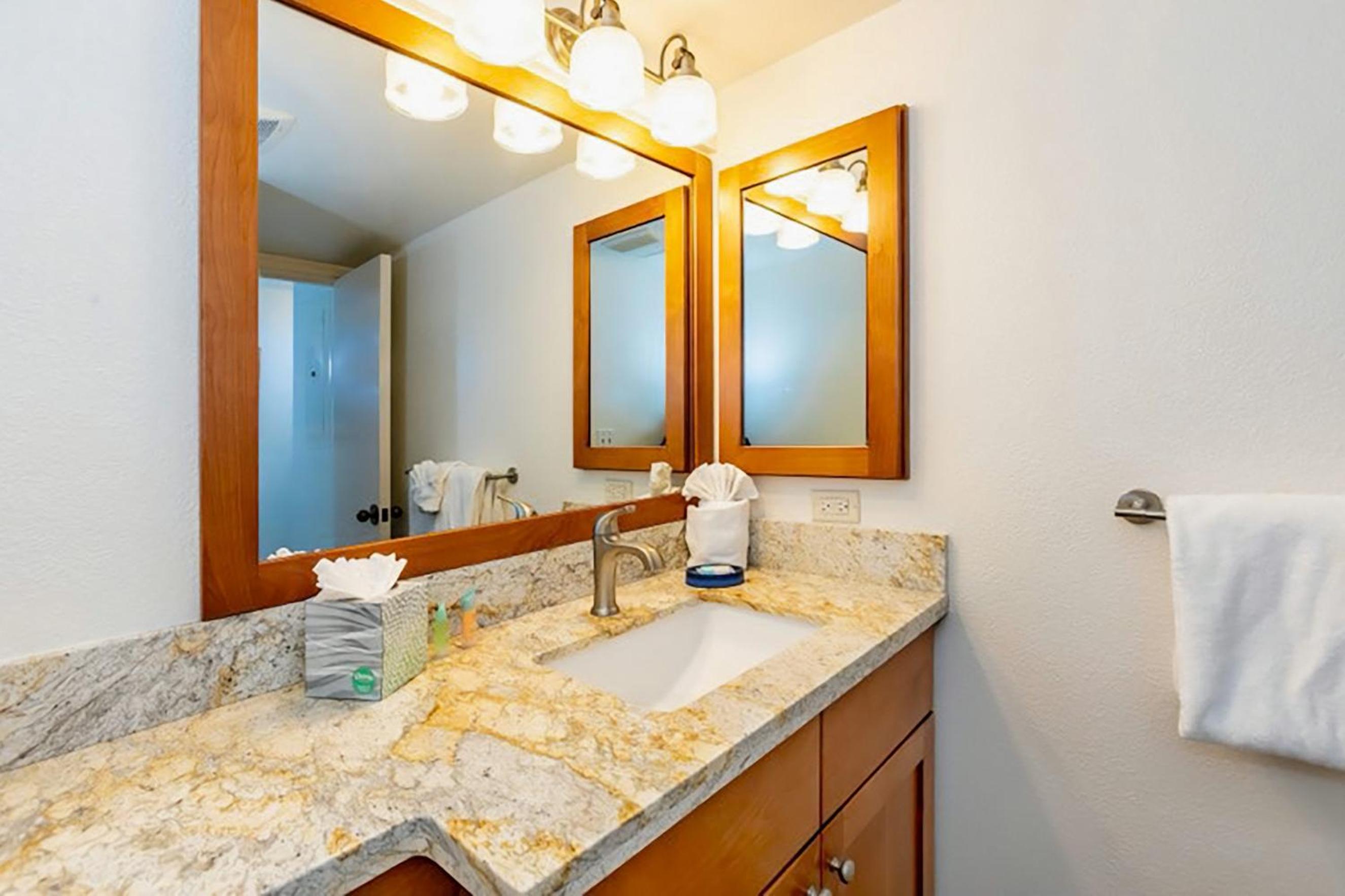 Kamaole Sands 7-206 - Renovated, Courtyard Views, Steps to the Beach, AC