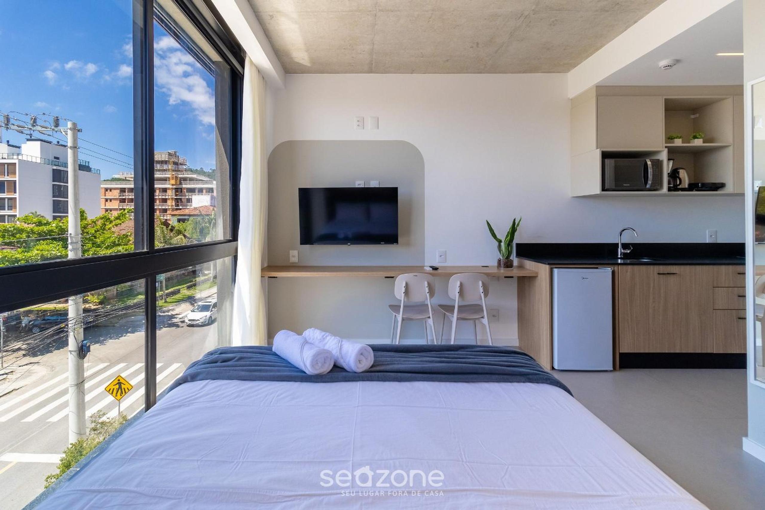 Studios in Building with Swimming Pool in Jurerê - SOT