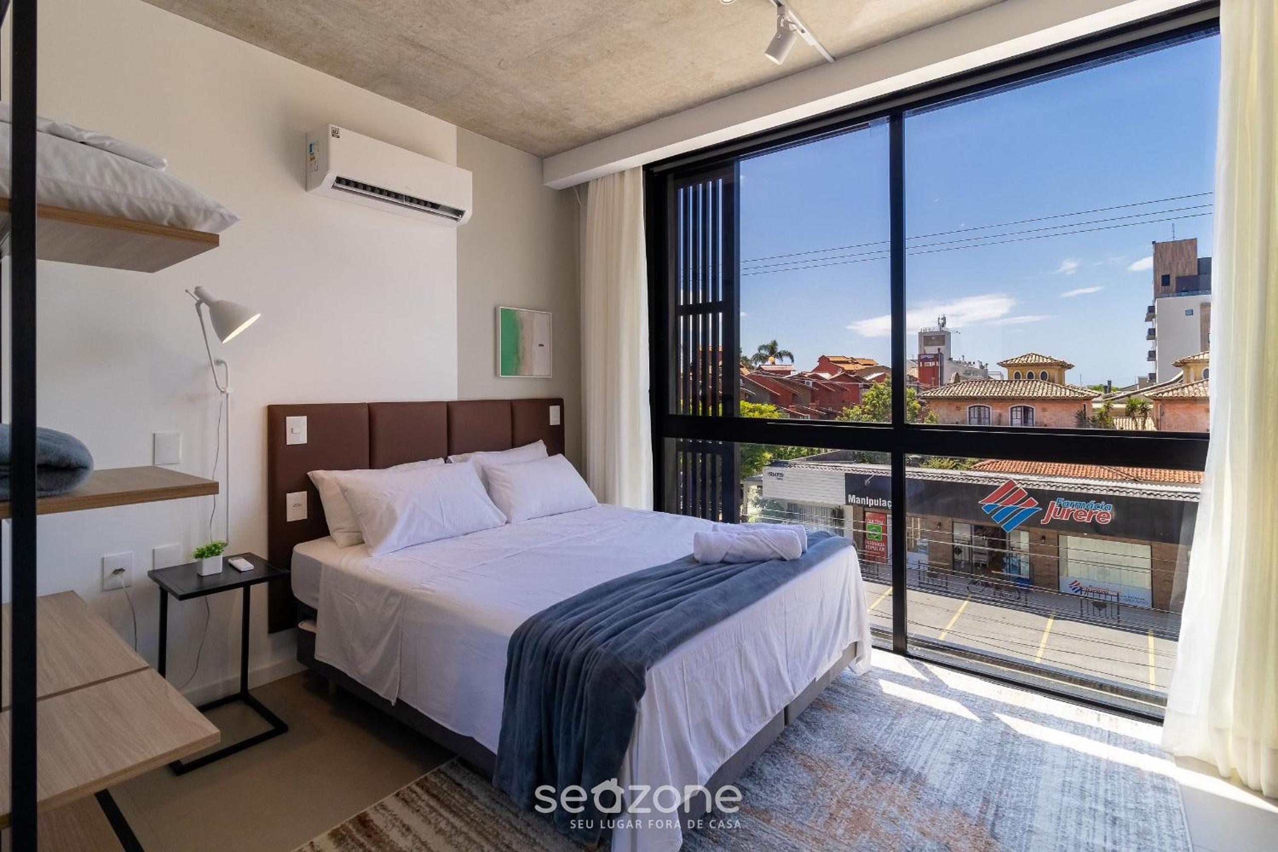 Studios in Building with Swimming Pool in Jurerê - SOT