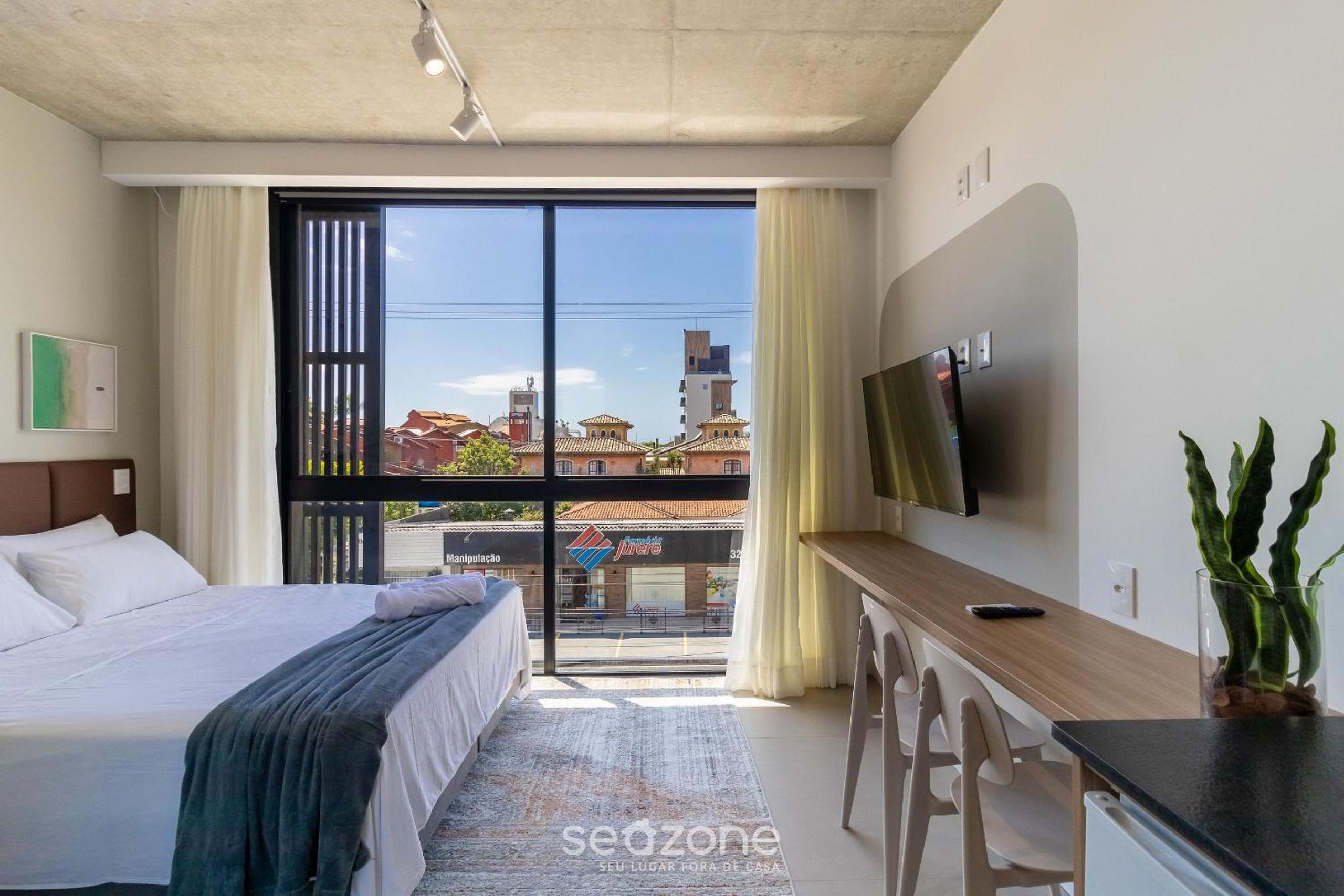 Studios in Building with Swimming Pool in Jurerê - SOT