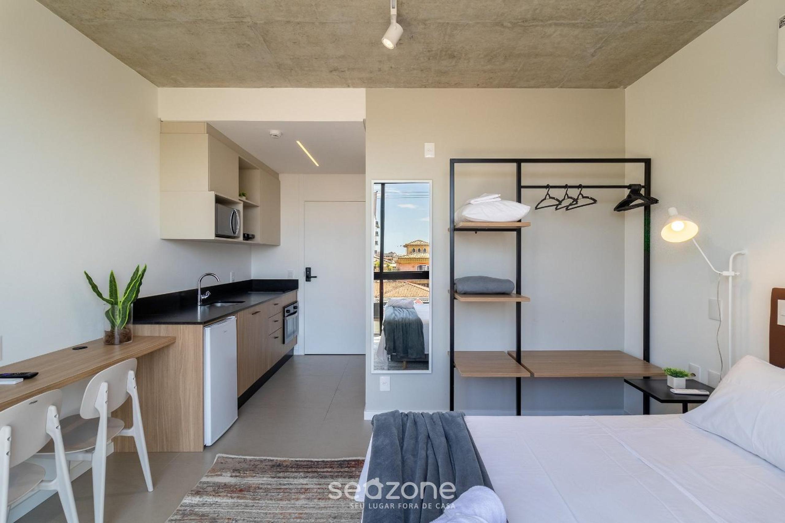 Studios in Building with Swimming Pool in Jurerê - SOT