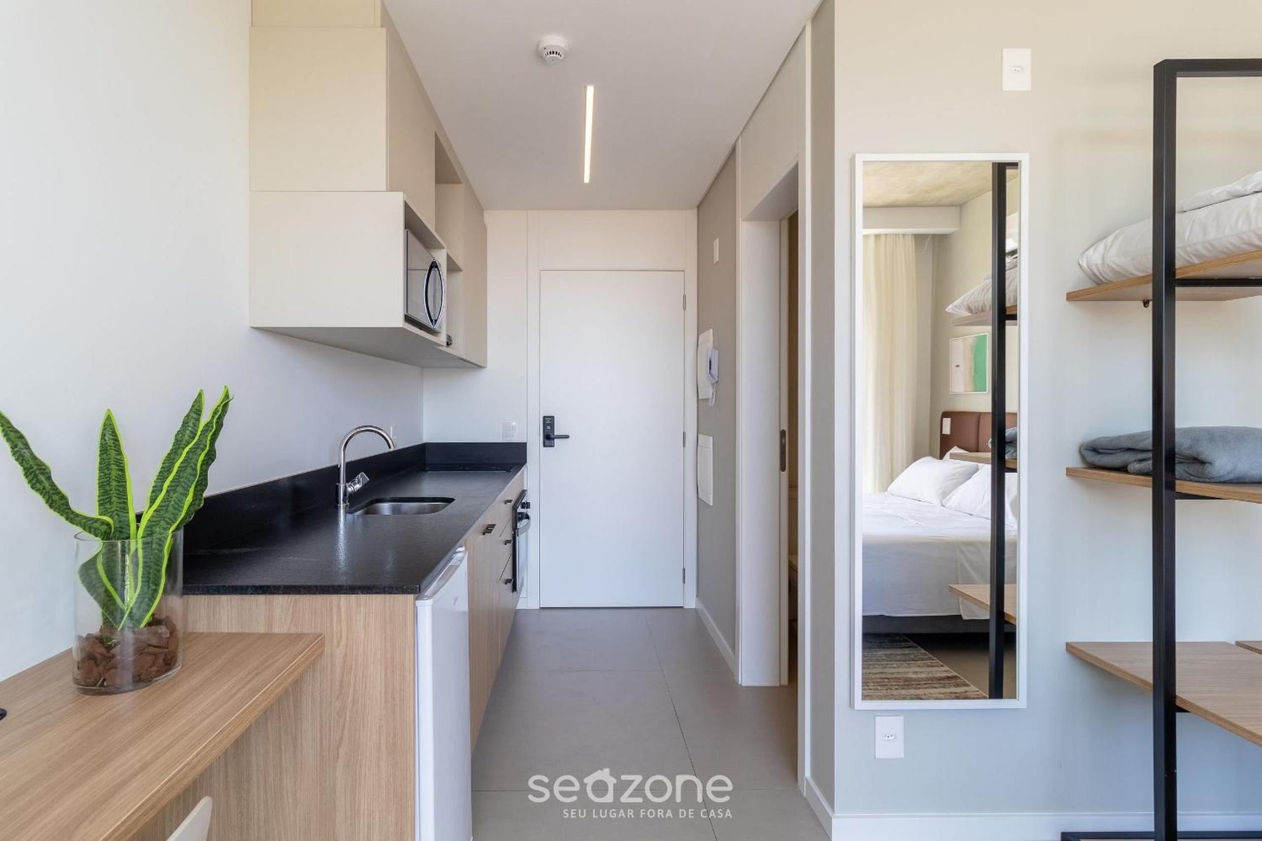 Studios in Building with Swimming Pool in Jurerê - SOT