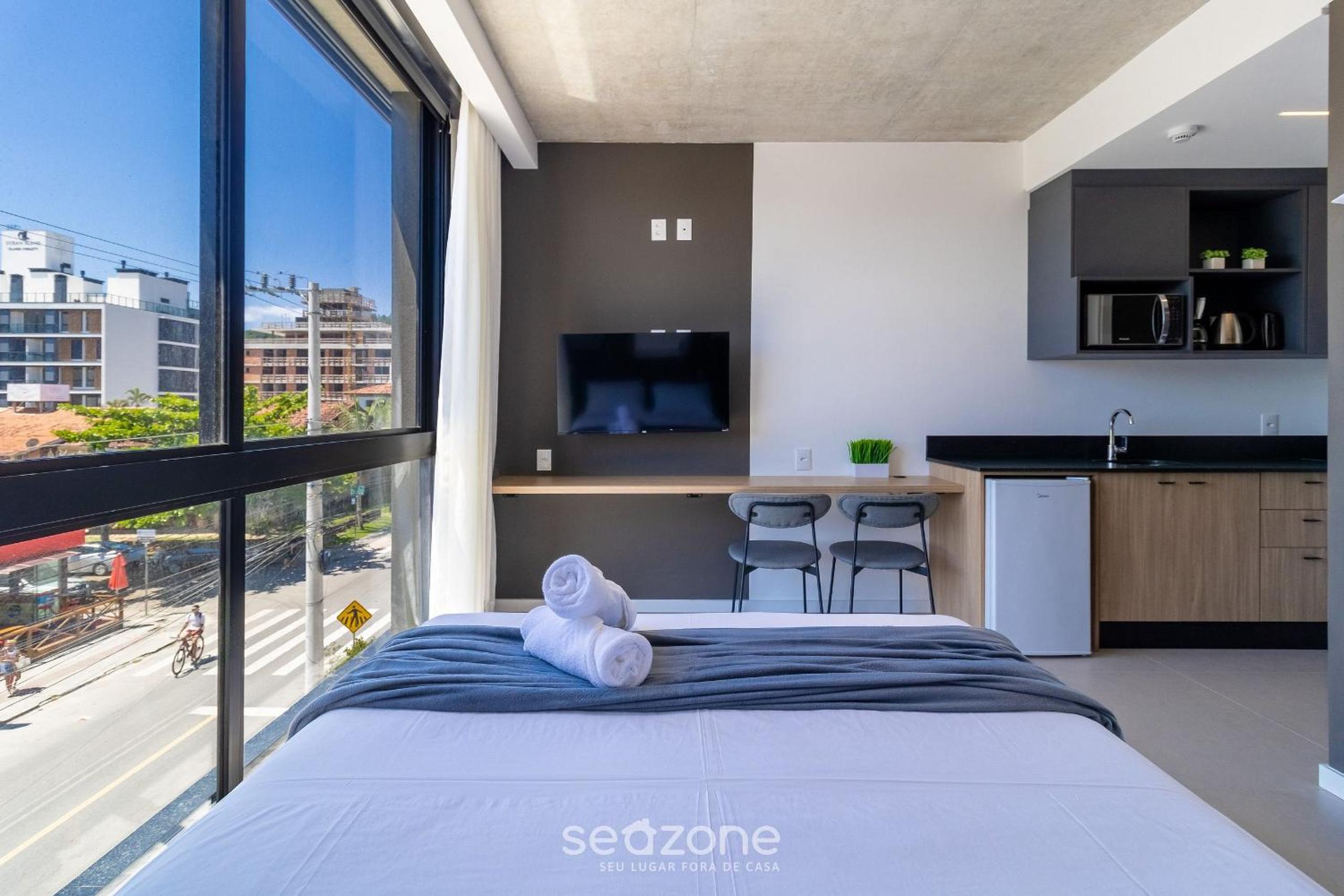 Studios in Building with Swimming Pool in Jurerê - SOT