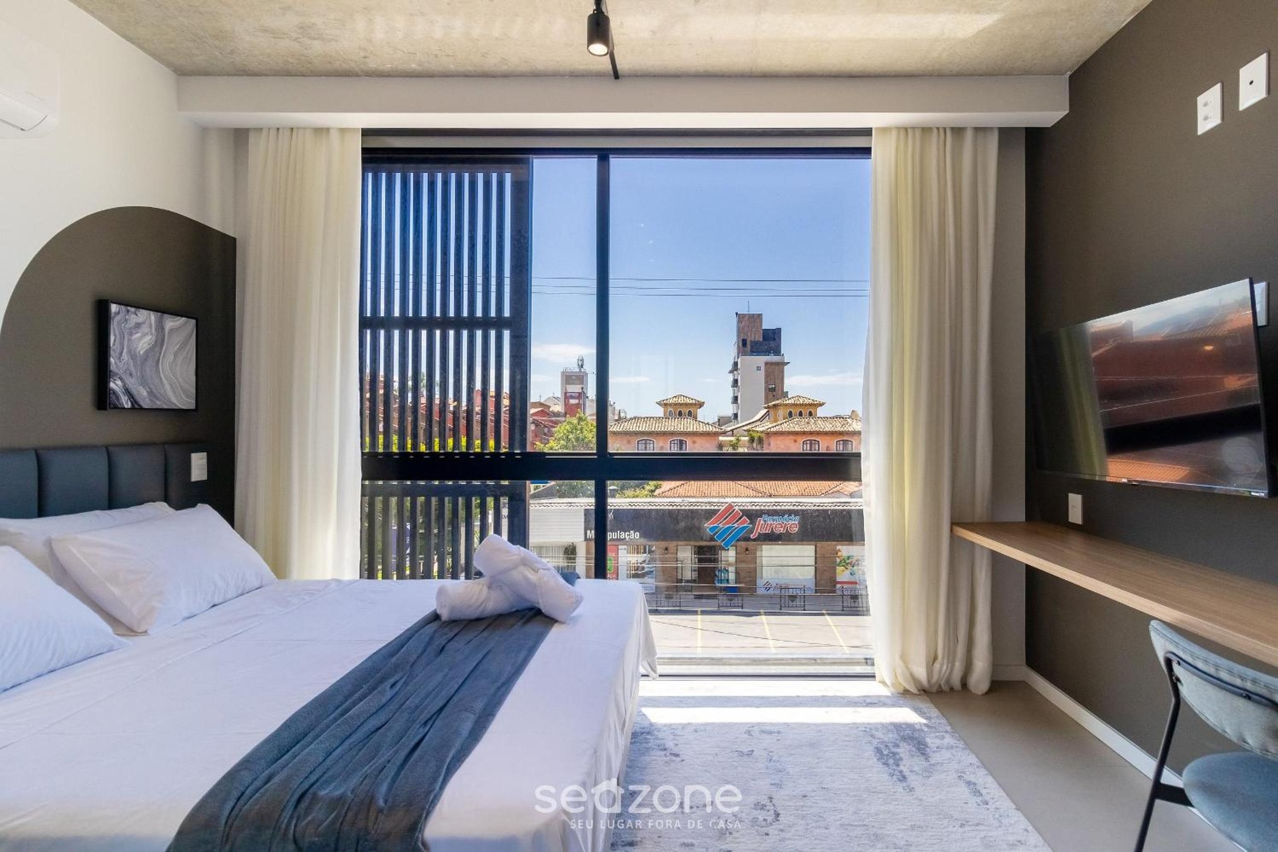 Studios in Building with Swimming Pool in Jurerê - SOT