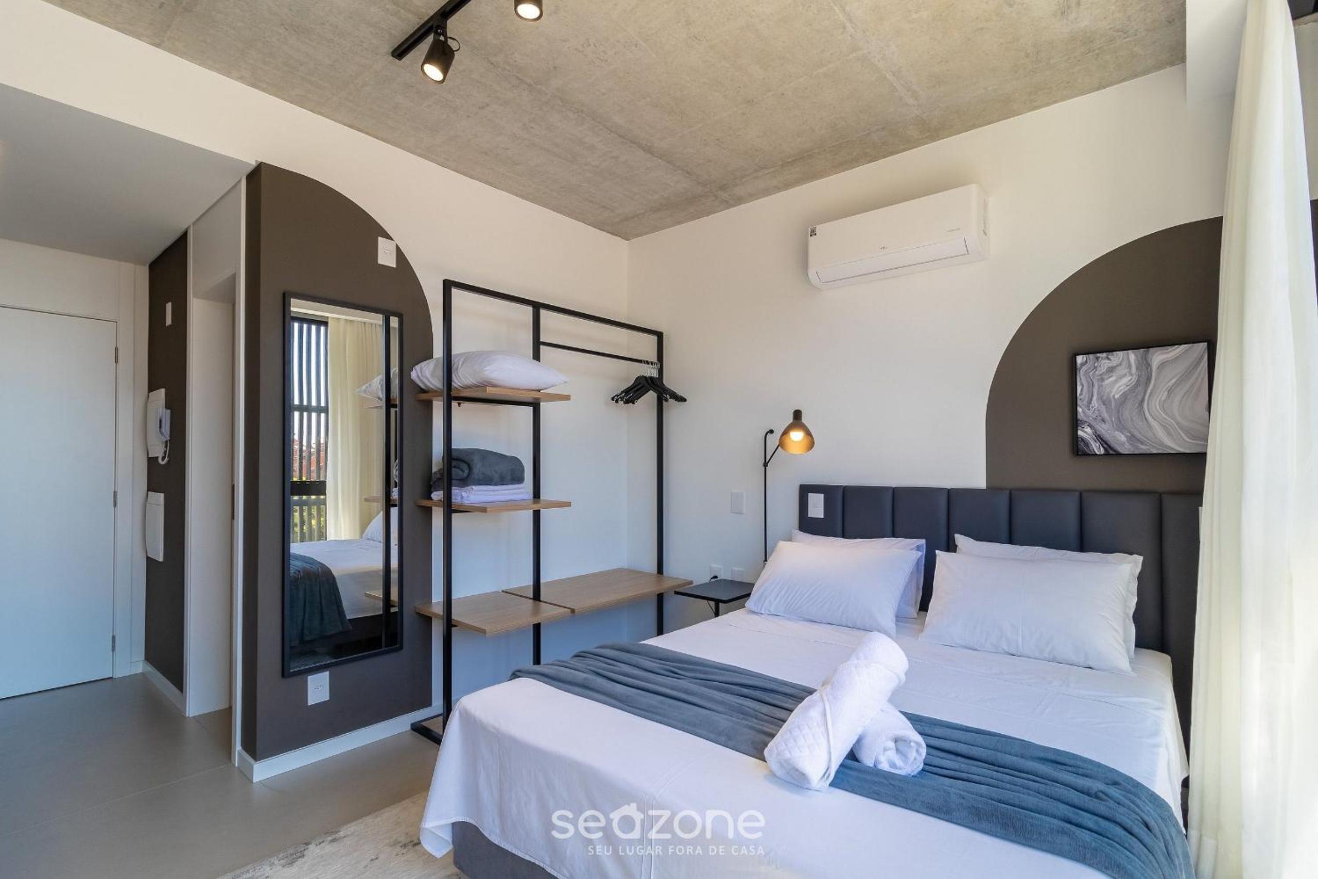 Studios in Building with Swimming Pool in Jurerê - SOT
