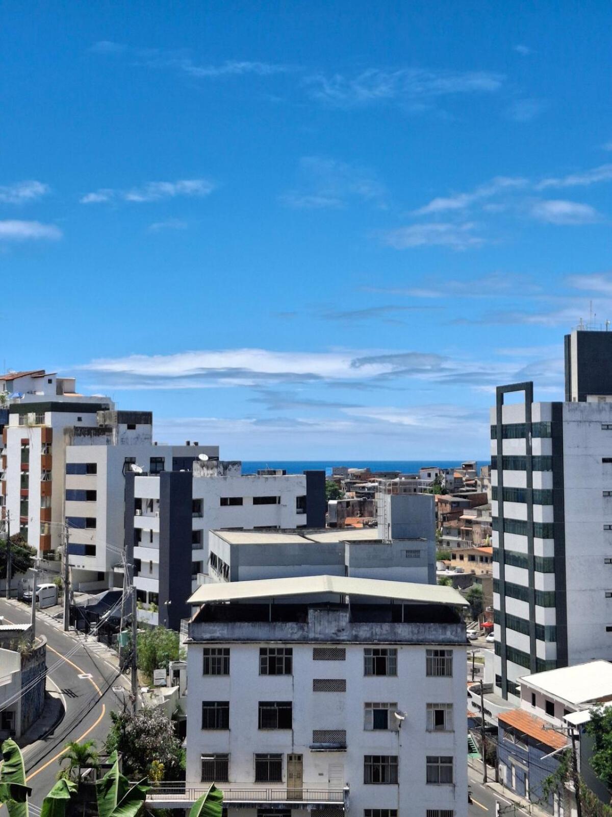 Refúgio moderno a 850 m da praia conforto e localização no coração do Rio Vermelho