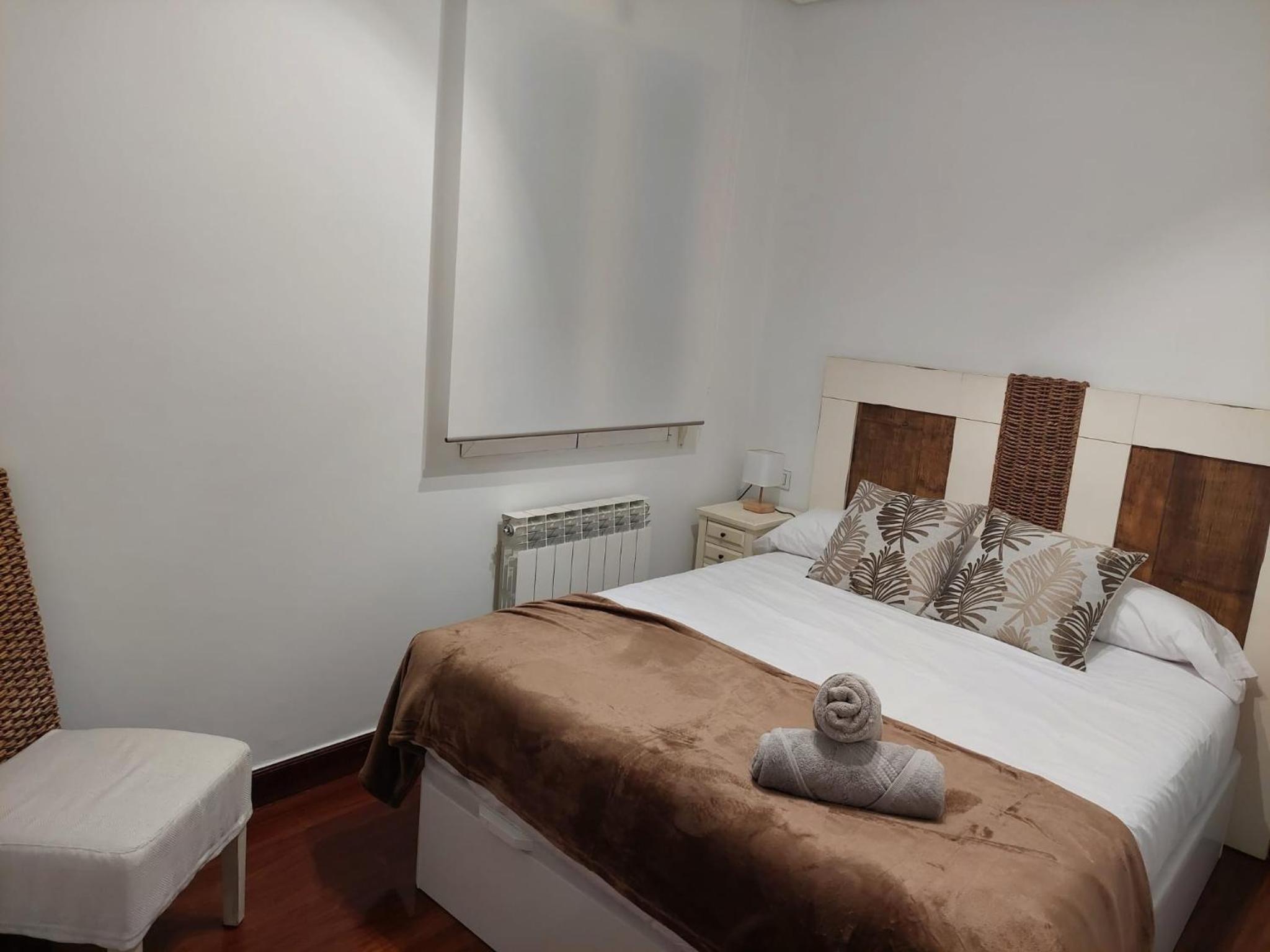Nuevo, junto al Ayuntamiento y Casco Viejo