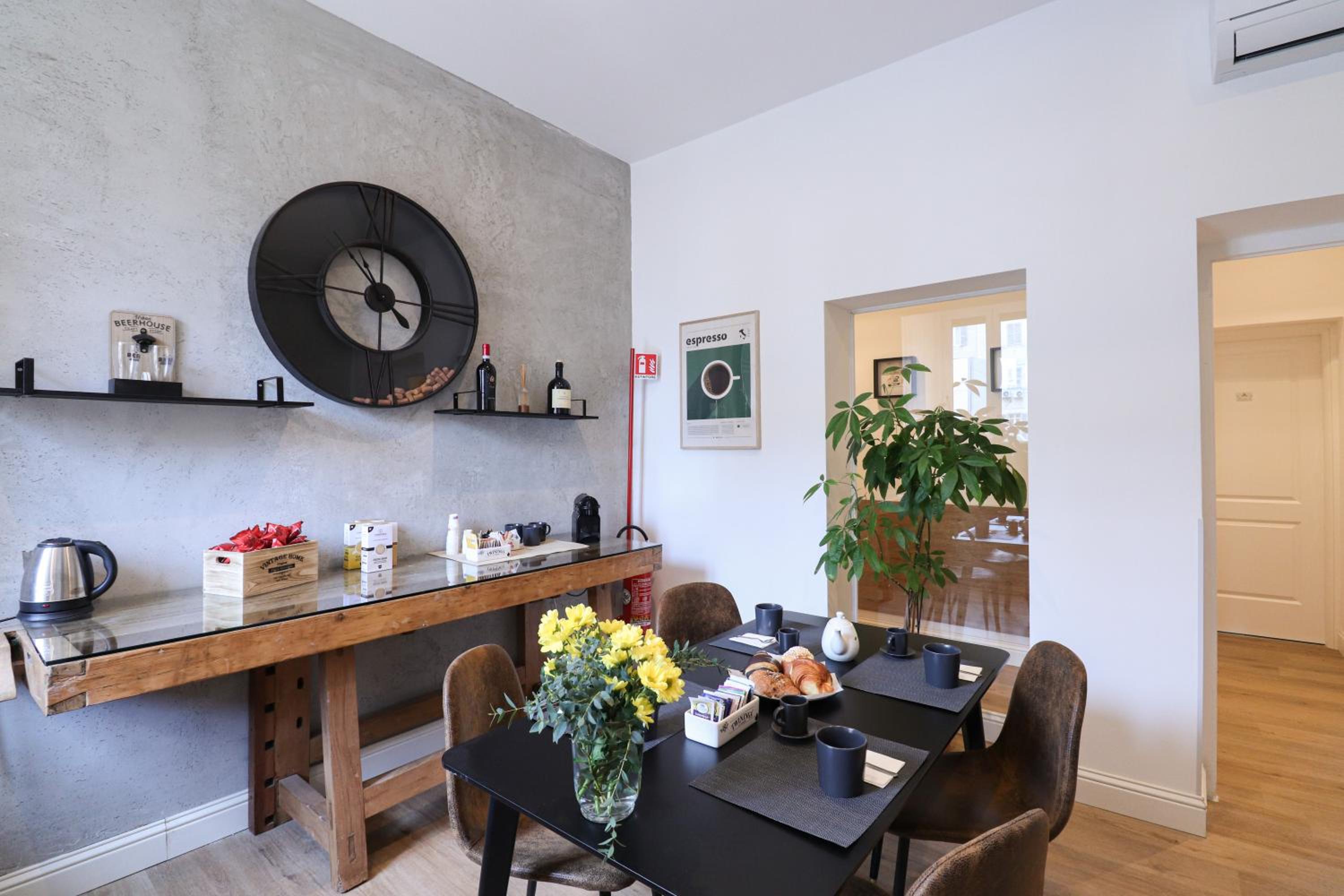 St Peter & Vatican Luxury Suites - Boutique Suites in Rome Centre & Vatican - AC, Wifi & Metro 5 min