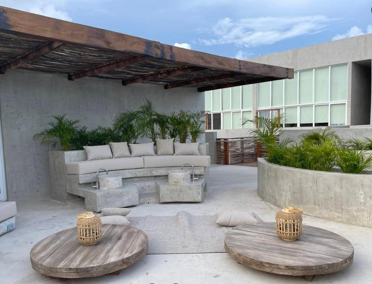 New Villa with bathtub and Jacuzzi