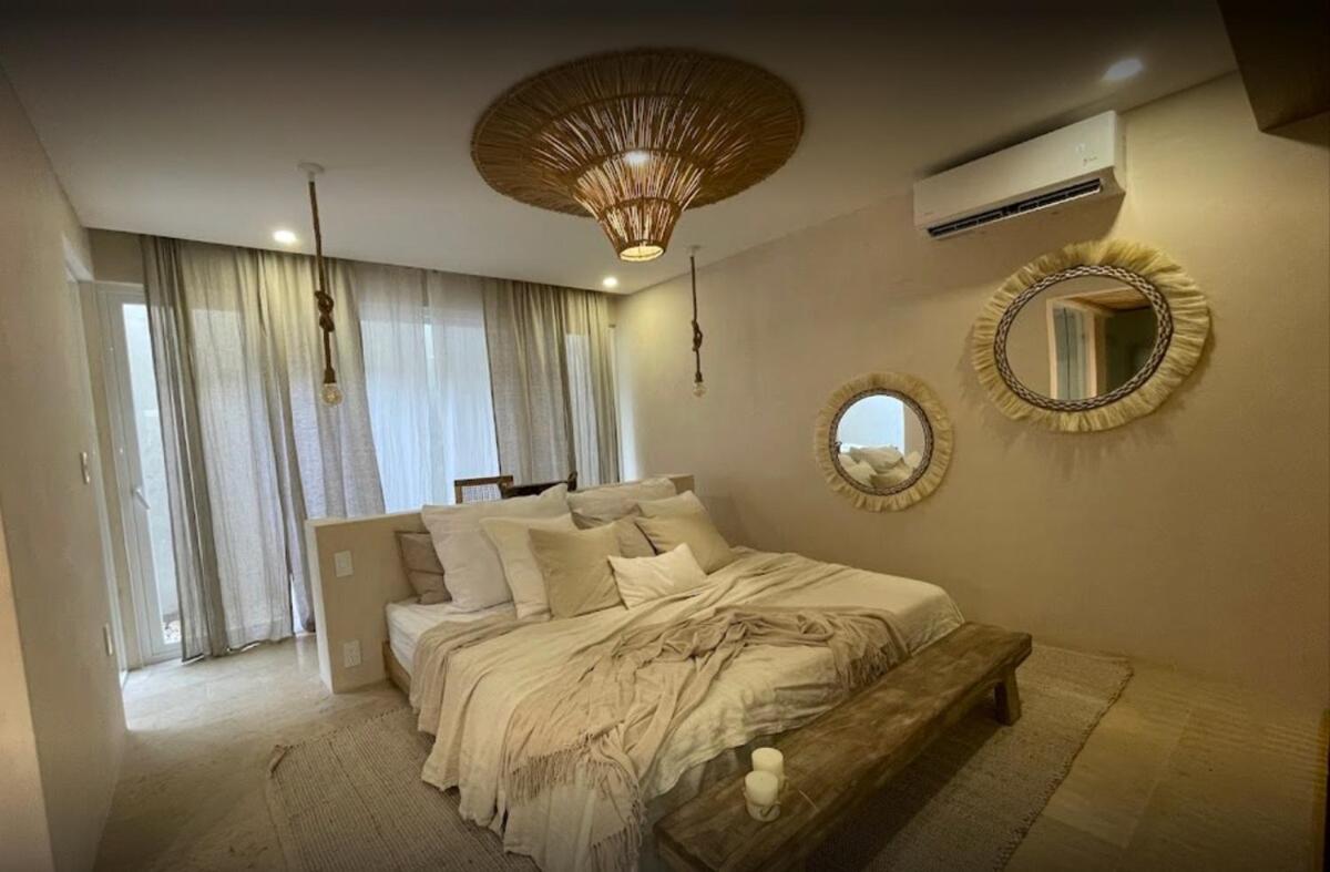New Villa with bathtub and Jacuzzi