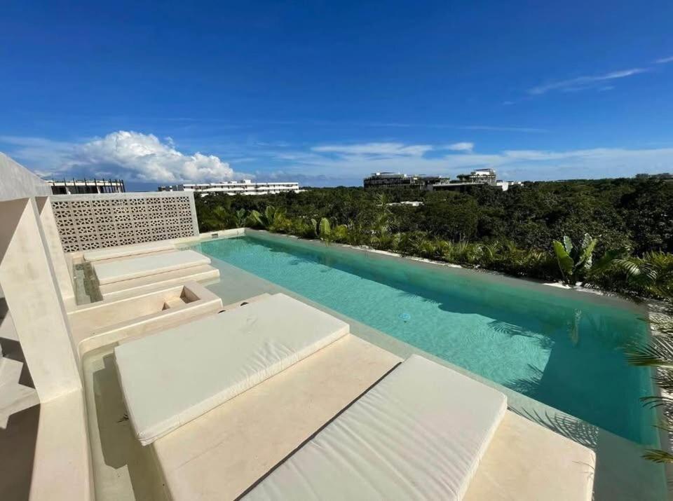 New Villa with bathtub and Jacuzzi