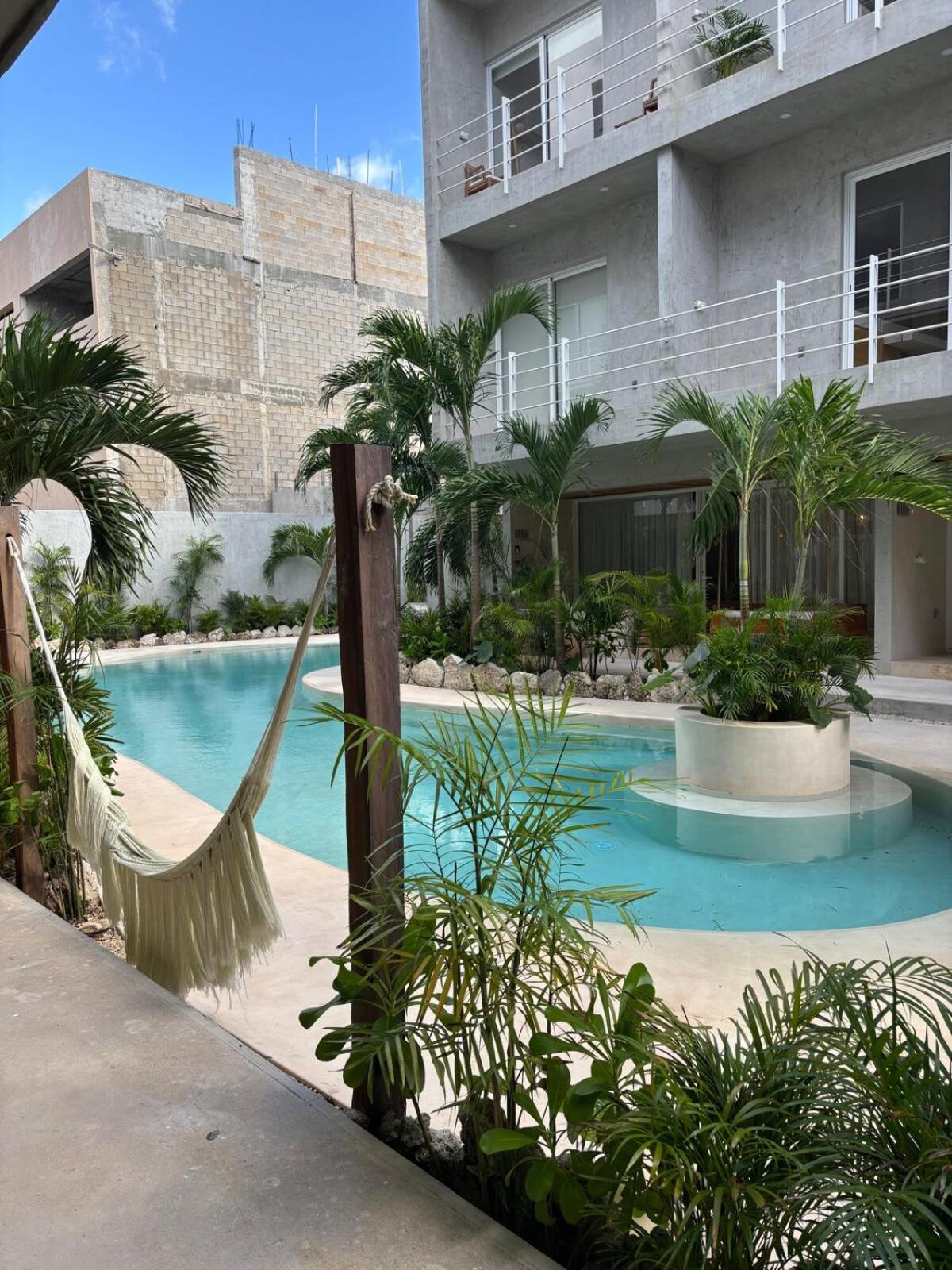 New Villa with bathtub and Jacuzzi