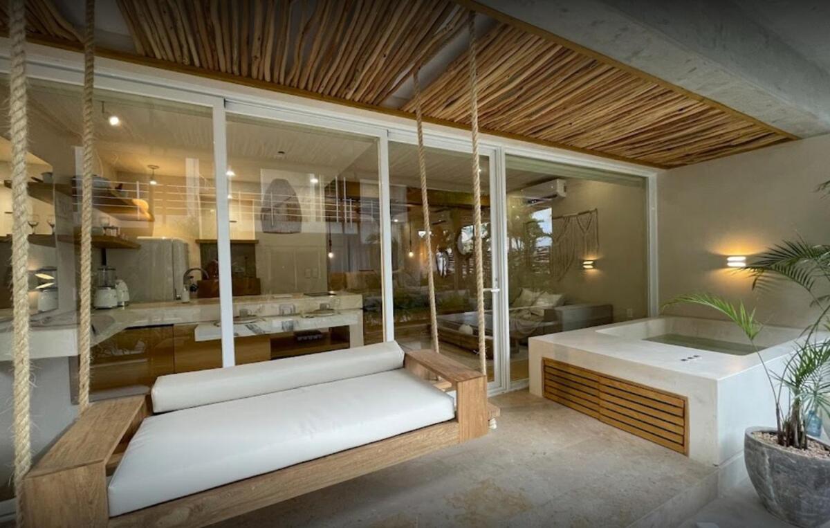 New Villa with bathtub and Jacuzzi