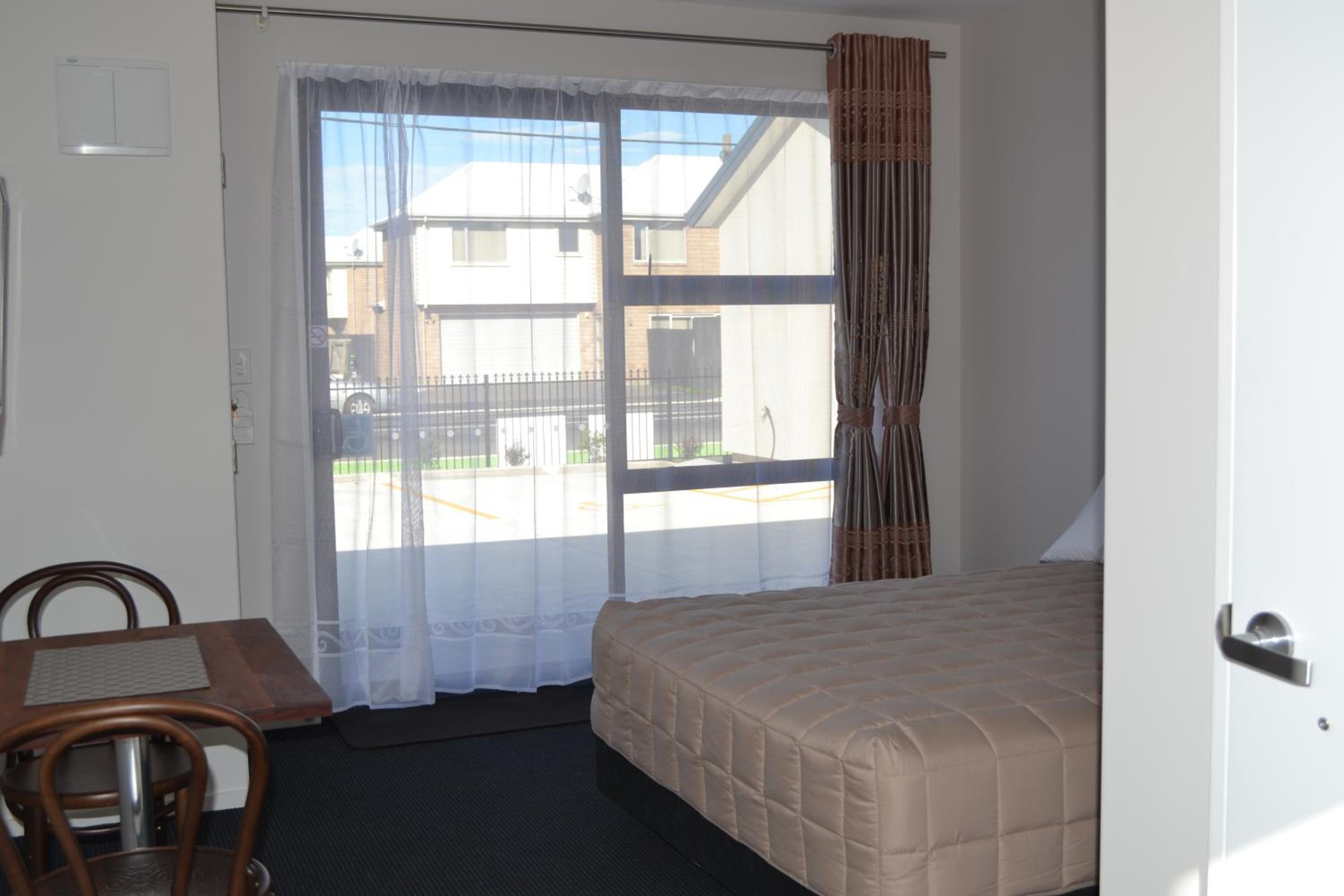 319 Addington Motel
