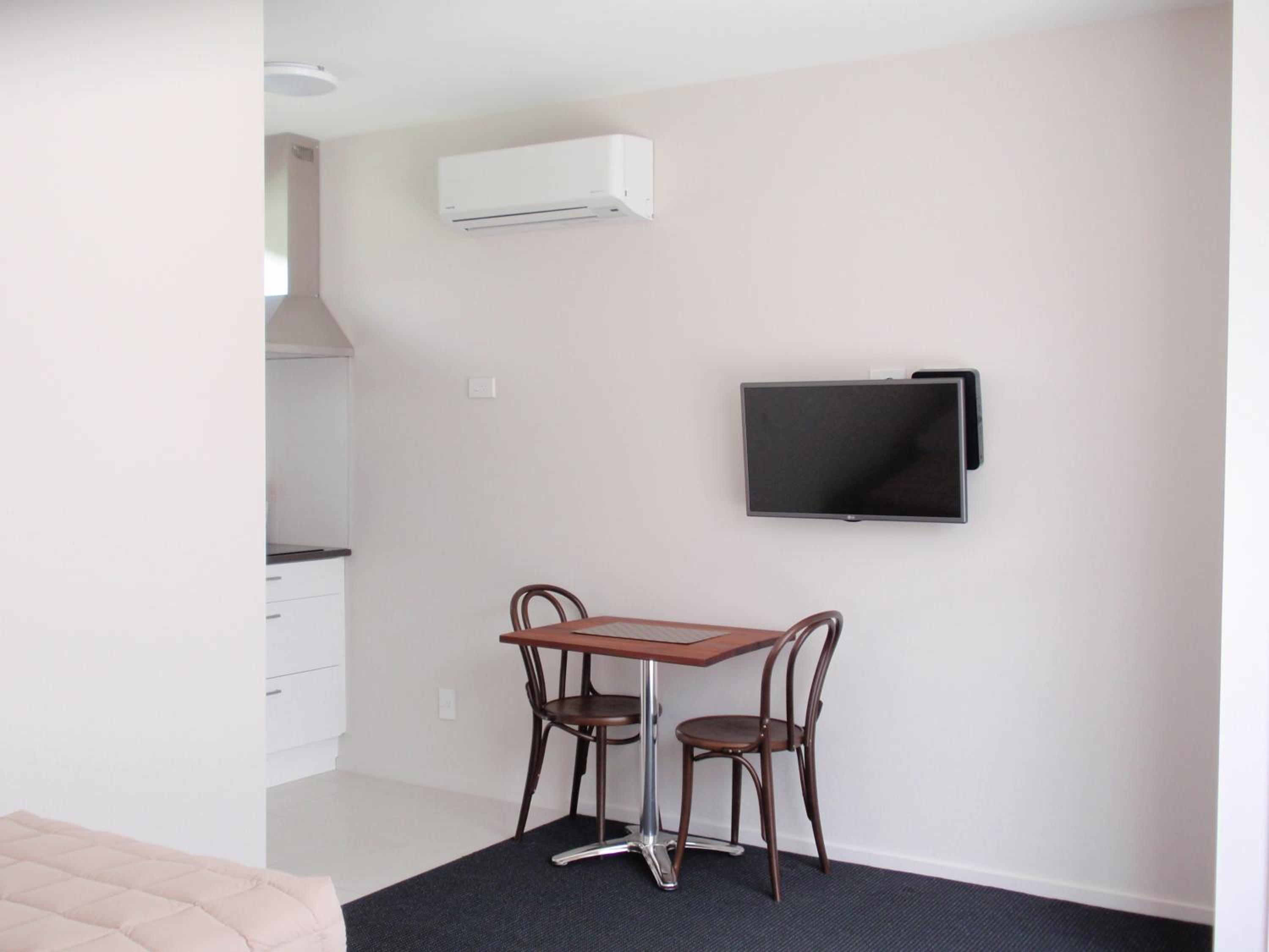 319 Addington Motel