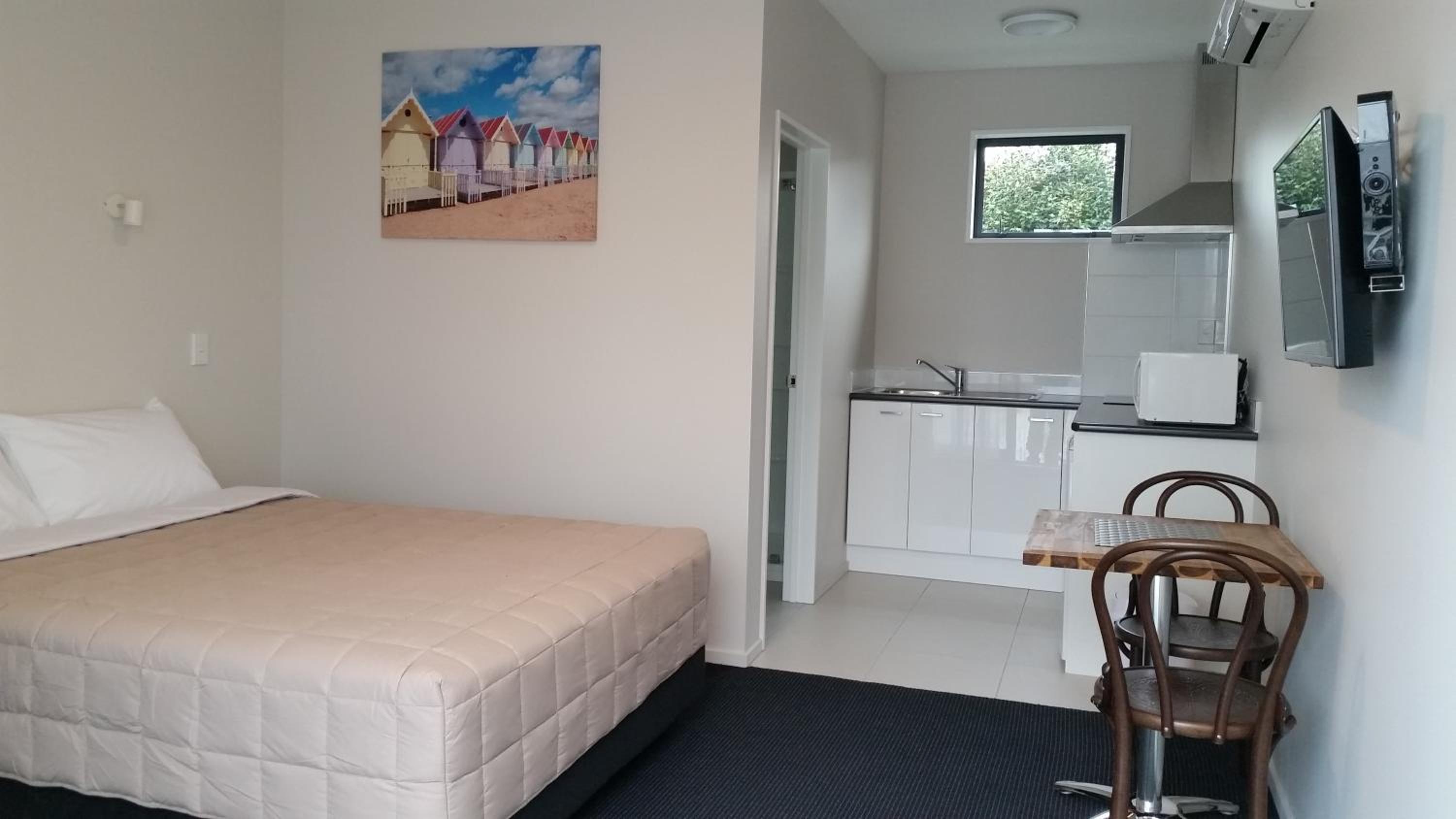 319 Addington Motel
