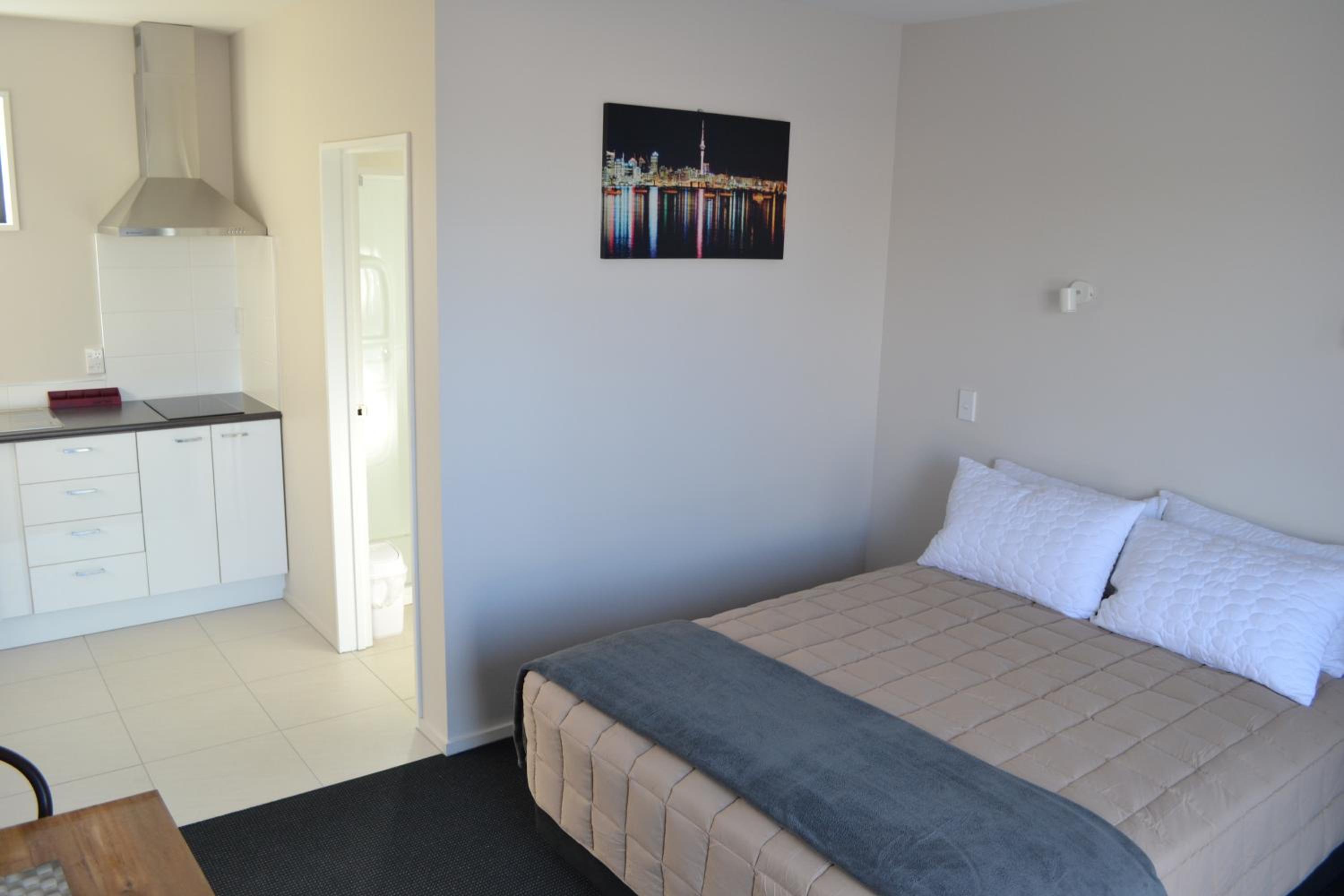 319 Addington Motel
