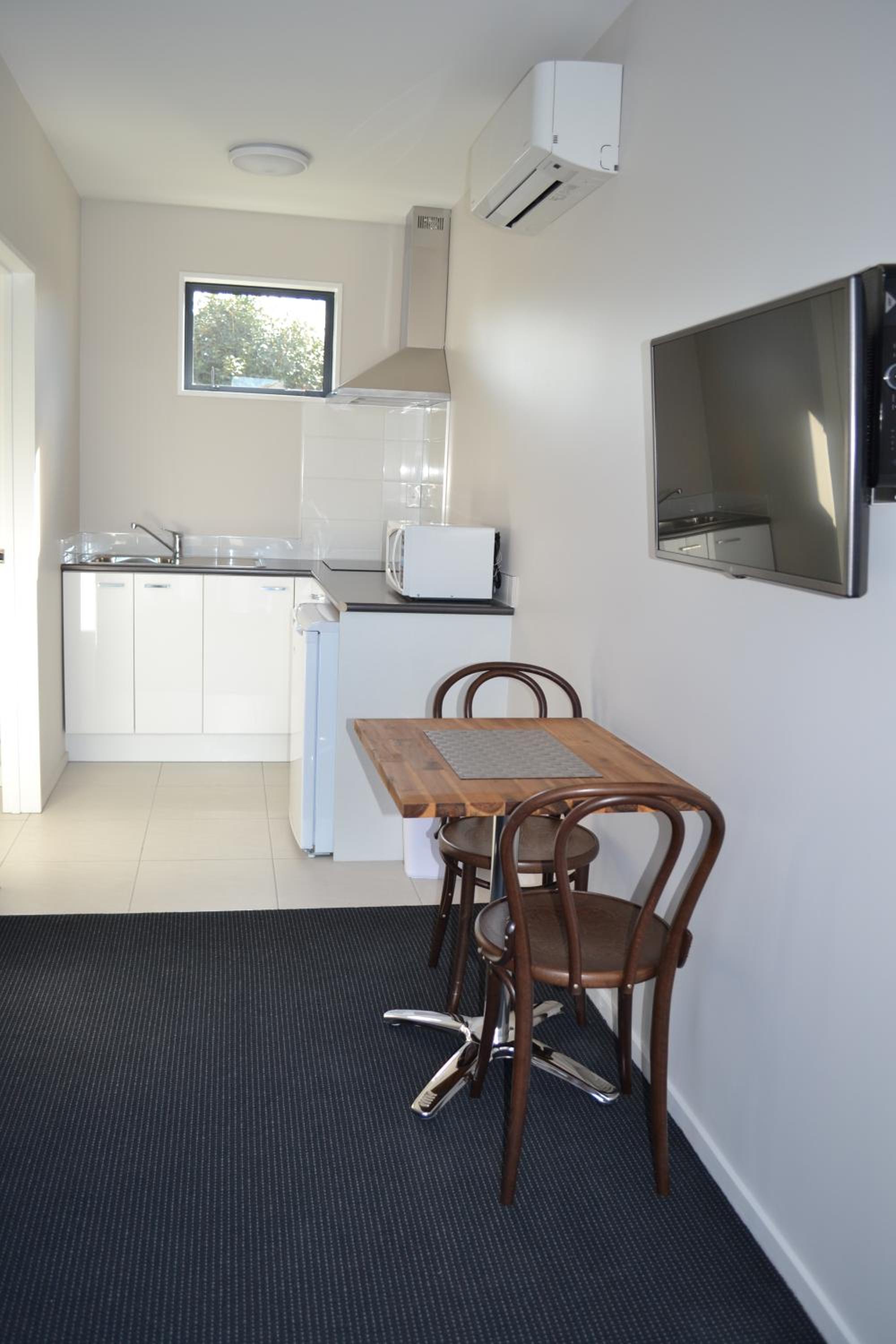 319 Addington Motel