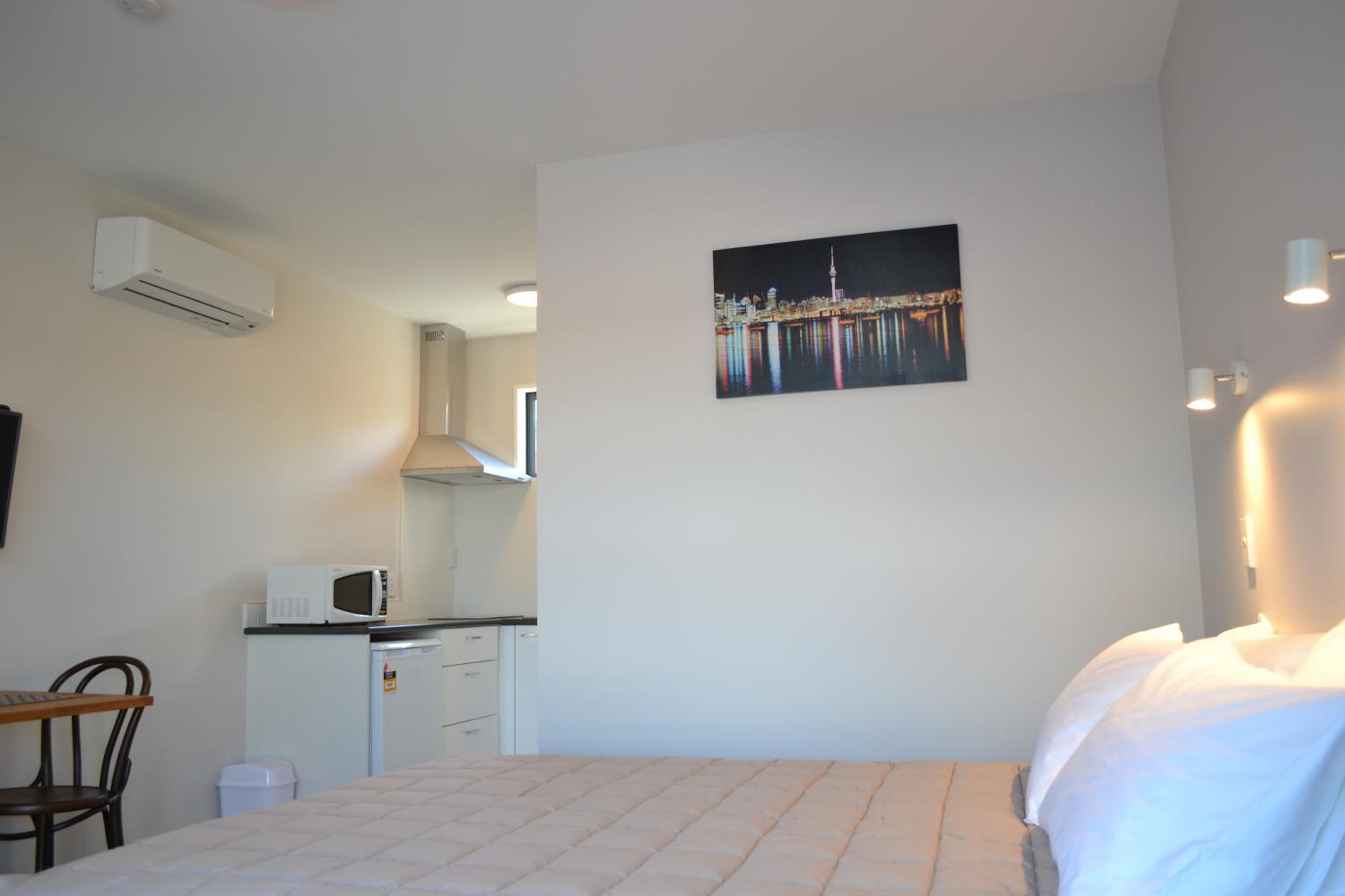 319 Addington Motel