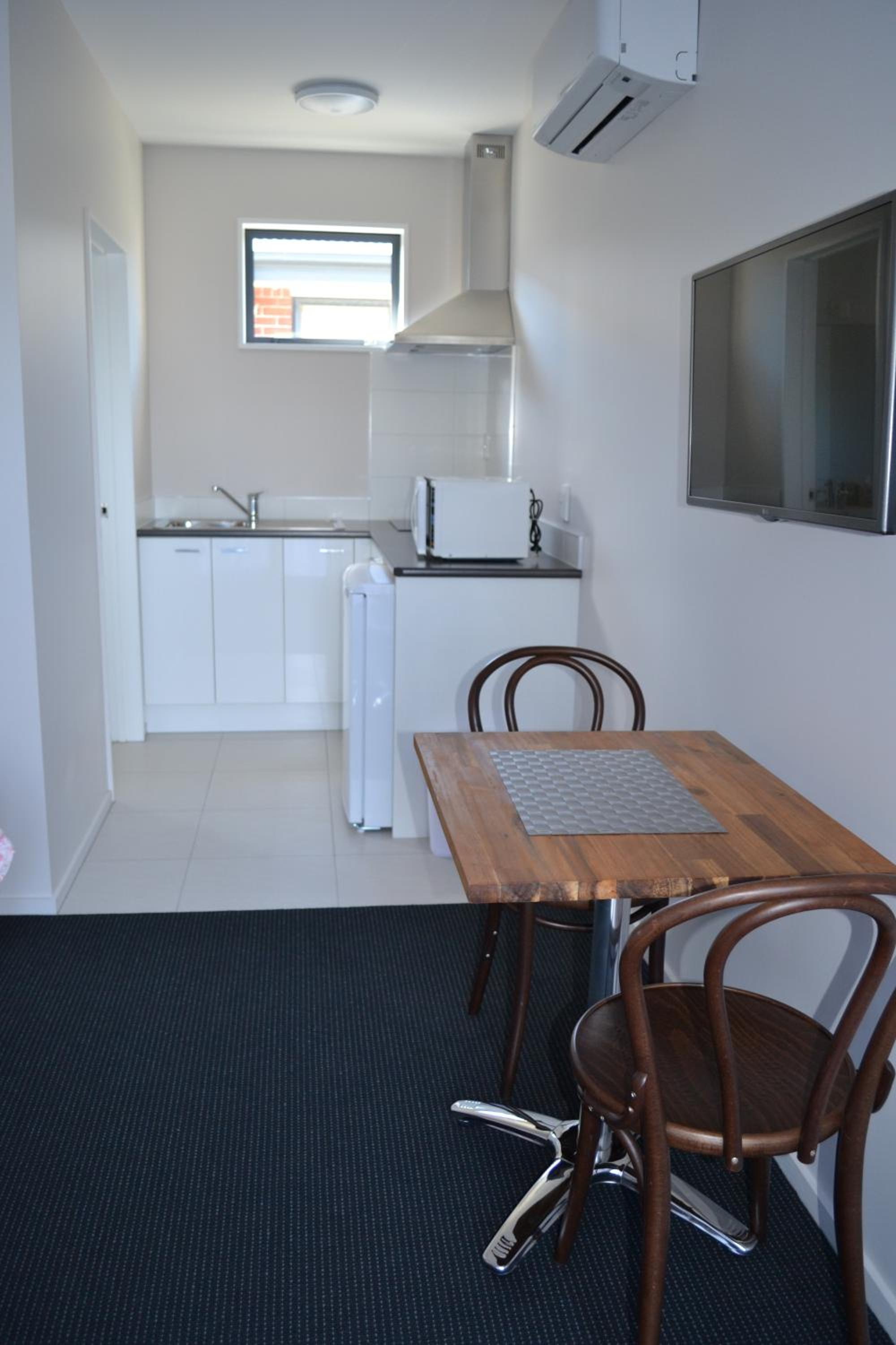 319 Addington Motel