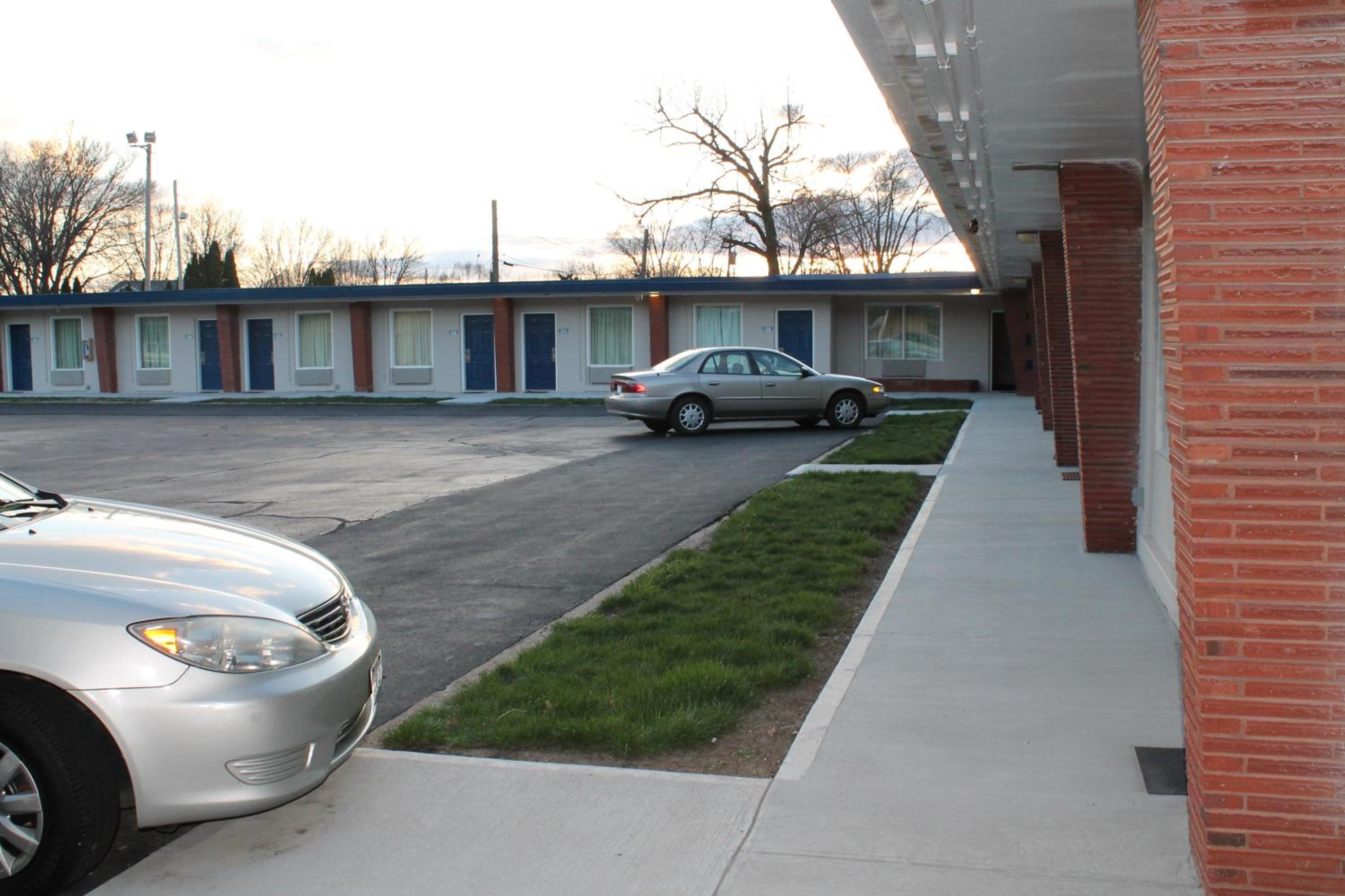 American Motor Inn - Rock Island