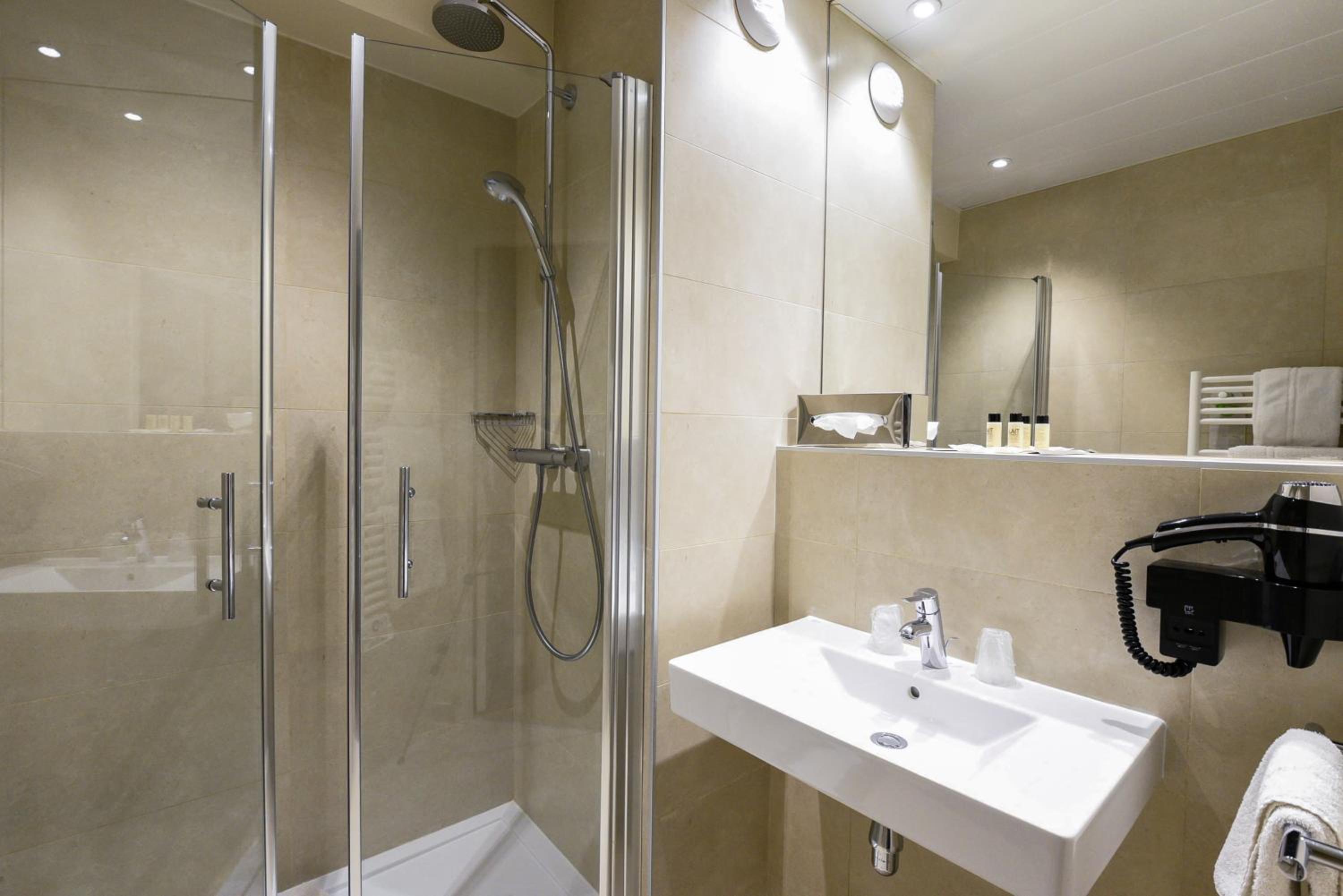 Menton Vacations - Hotel Vacances Bleues Royal Westminster - Property Image 6