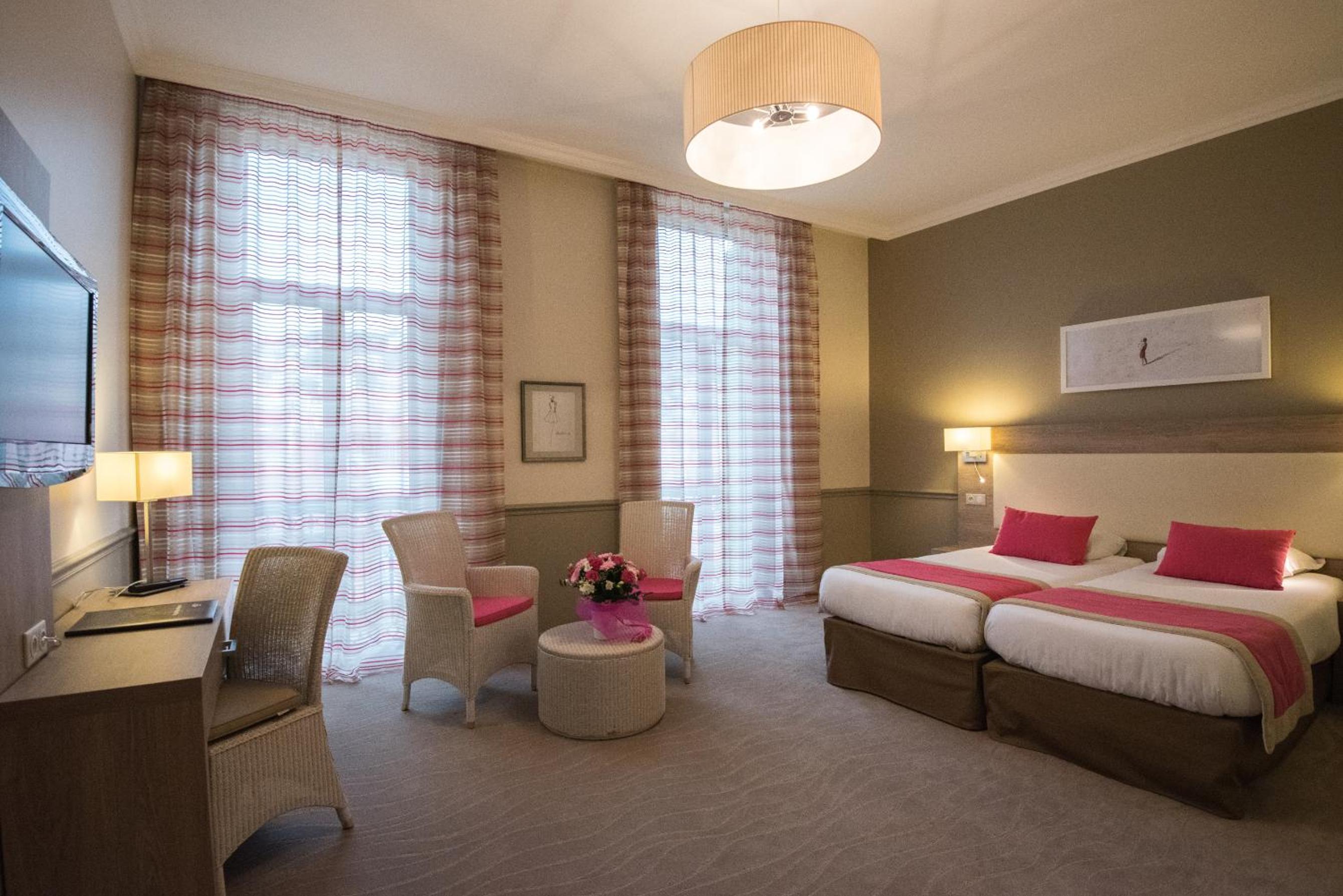 Menton Vacations - Hotel Vacances Bleues Royal Westminster - Property Image 2
