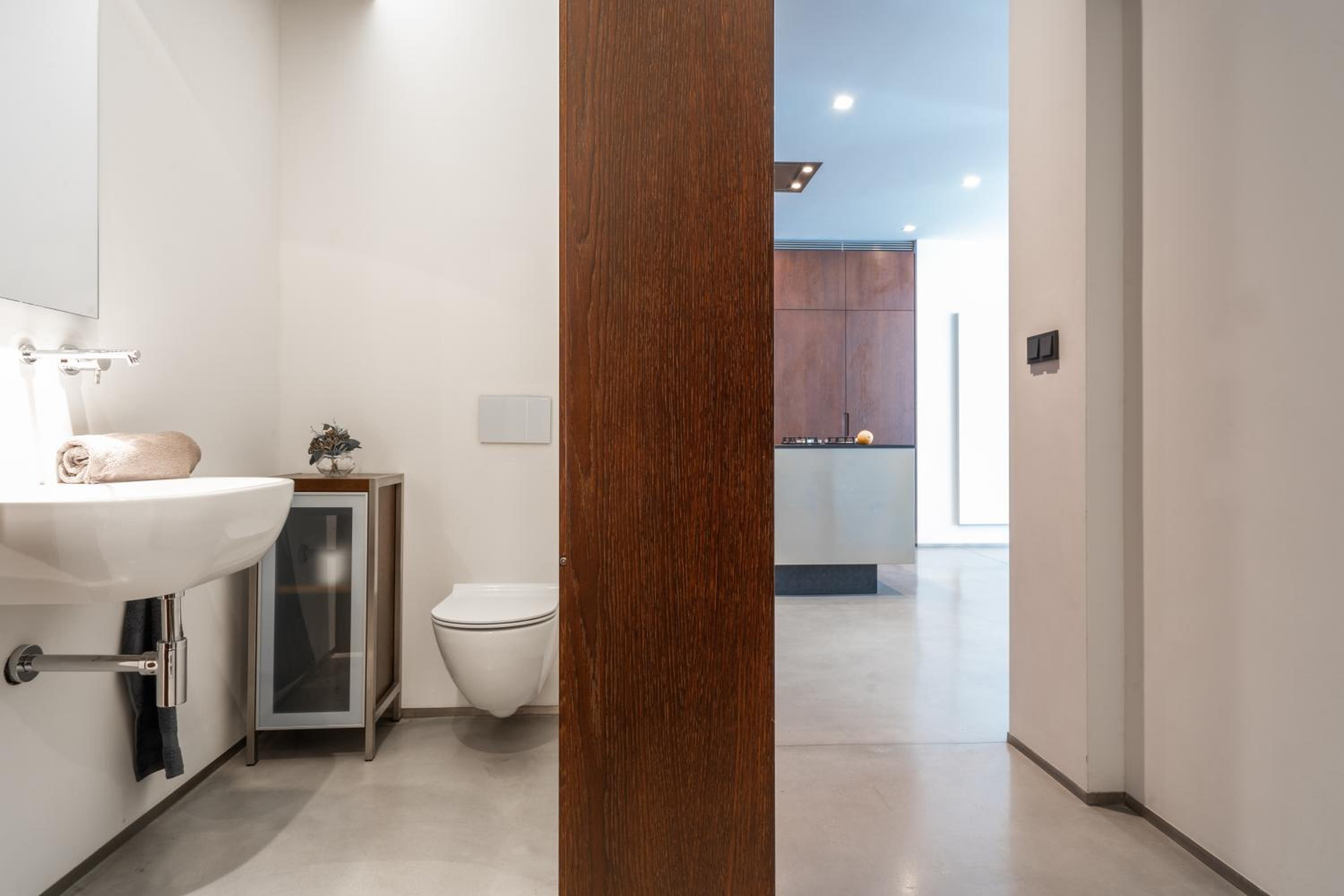 The Grand Krocínova Loft - Golden Bond Retreat