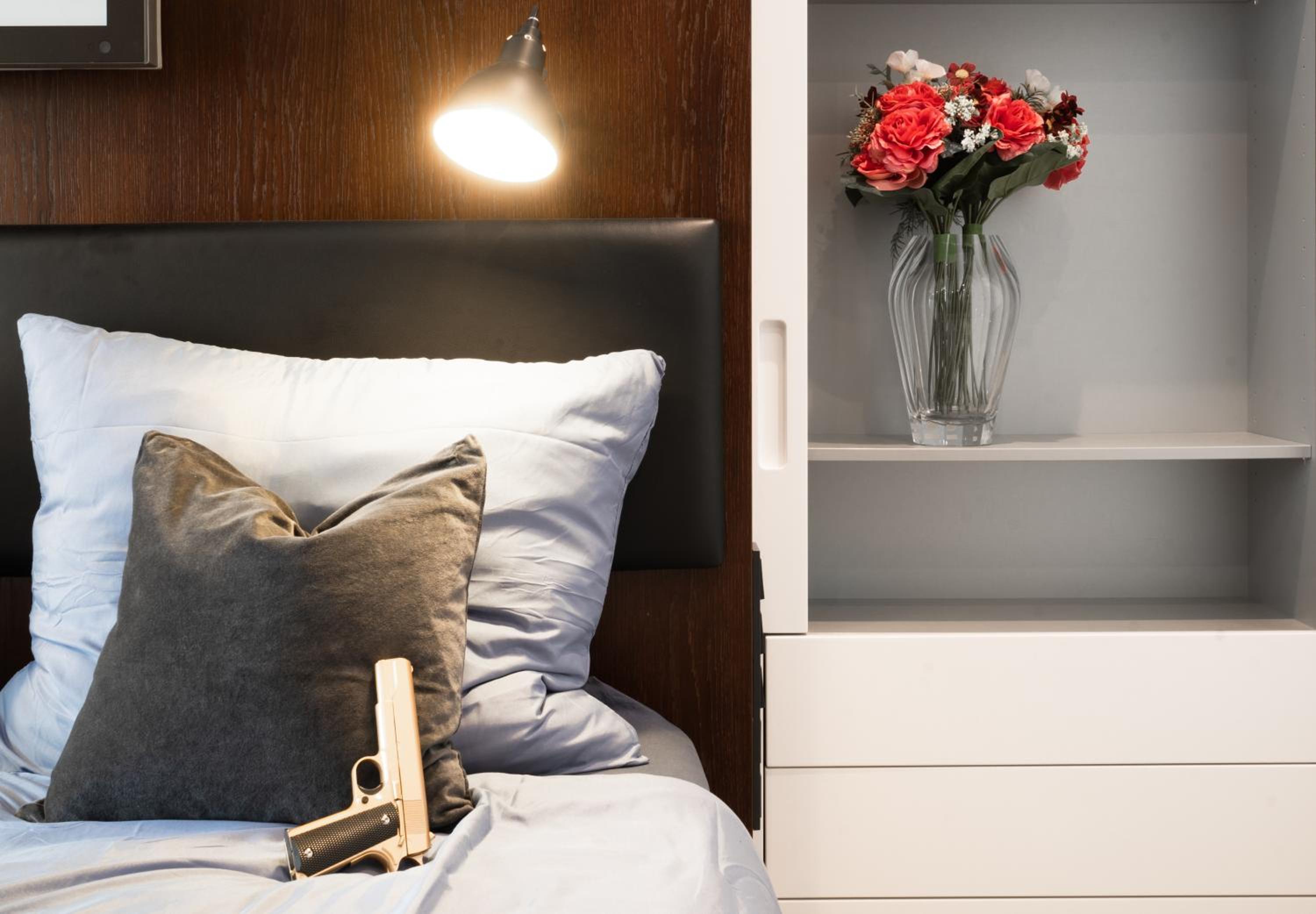The Grand Krocínova Loft - Golden Bond Retreat