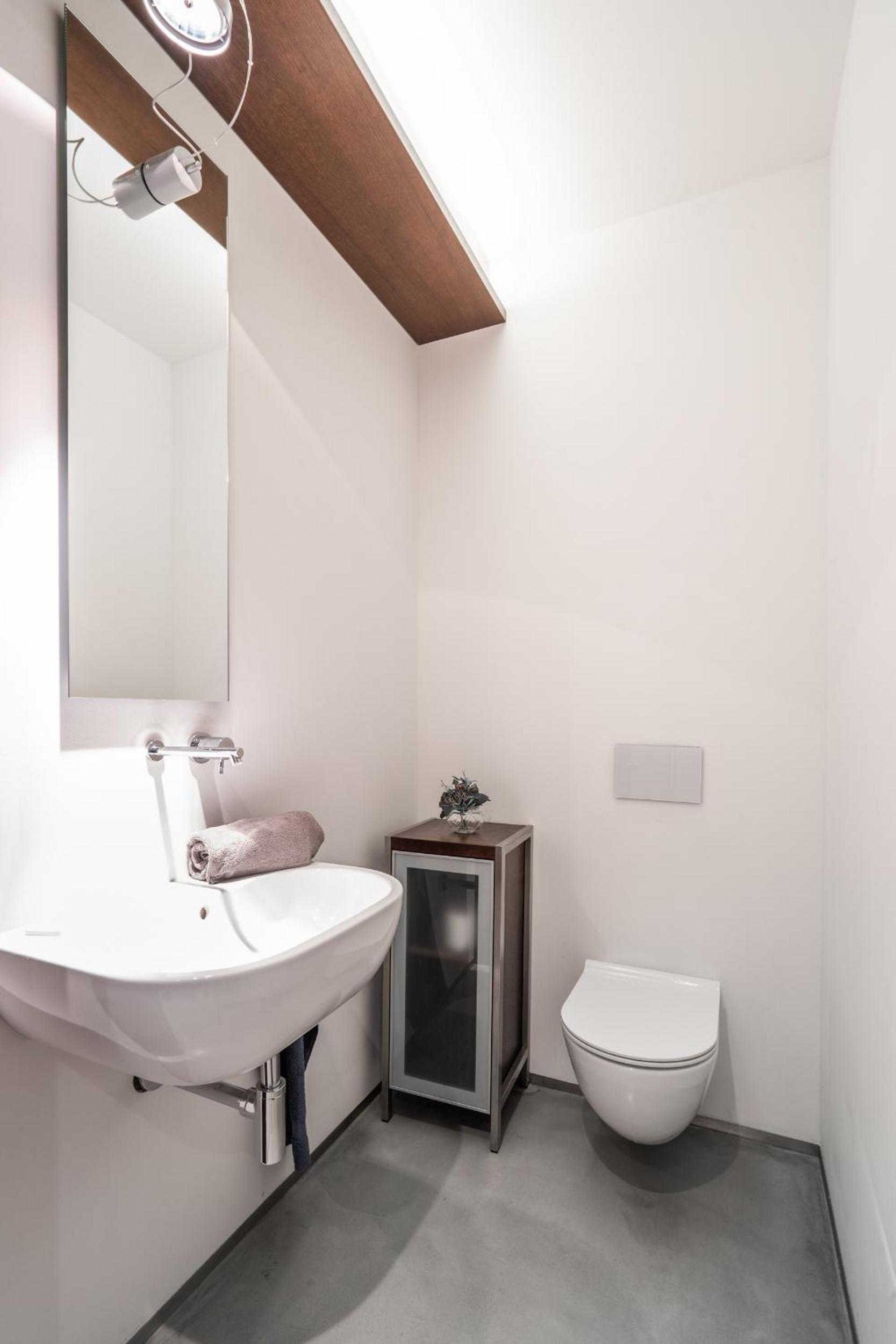 The Grand Krocínova Loft - Golden Bond Retreat