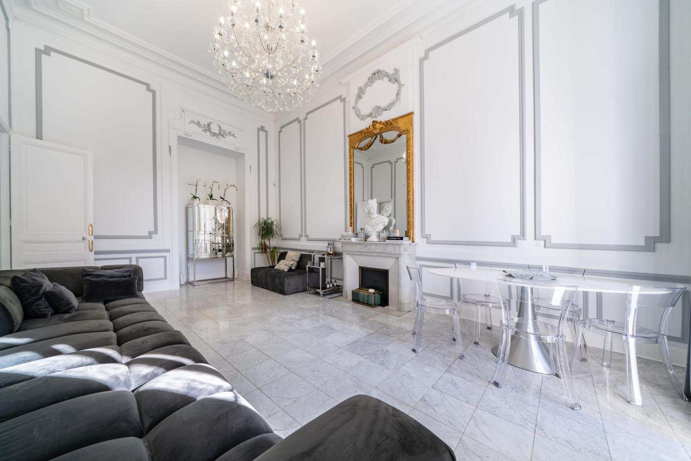 Prestige Cannes Alexandre III Terrace 2bdr by B'Your Home