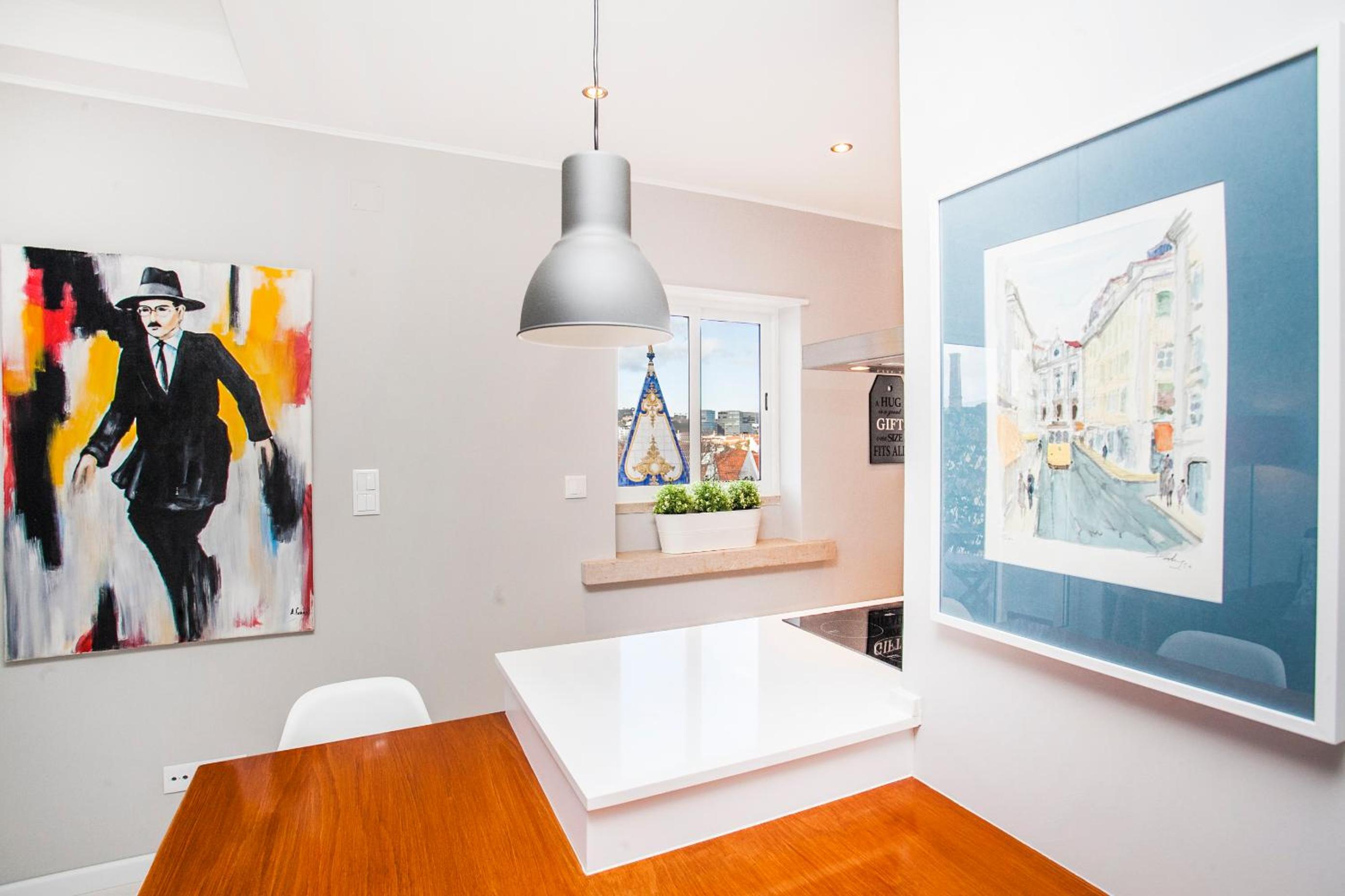 Bright Visconde Apartment view 4