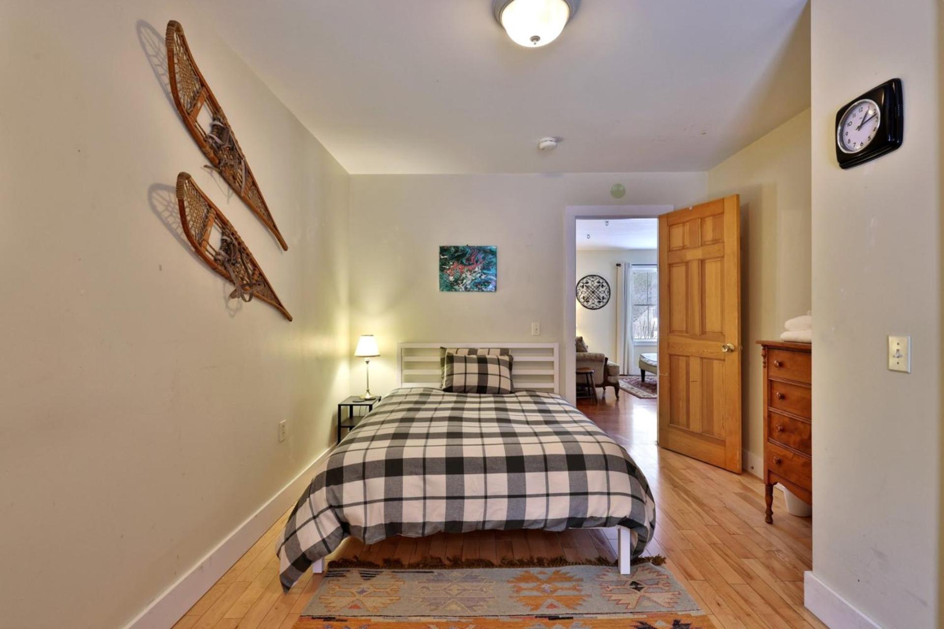 Chittenden Farmhouse - Historic 4BR, 2BA, 20 Min to Skiing, 7 Min to Mountaintop Resort