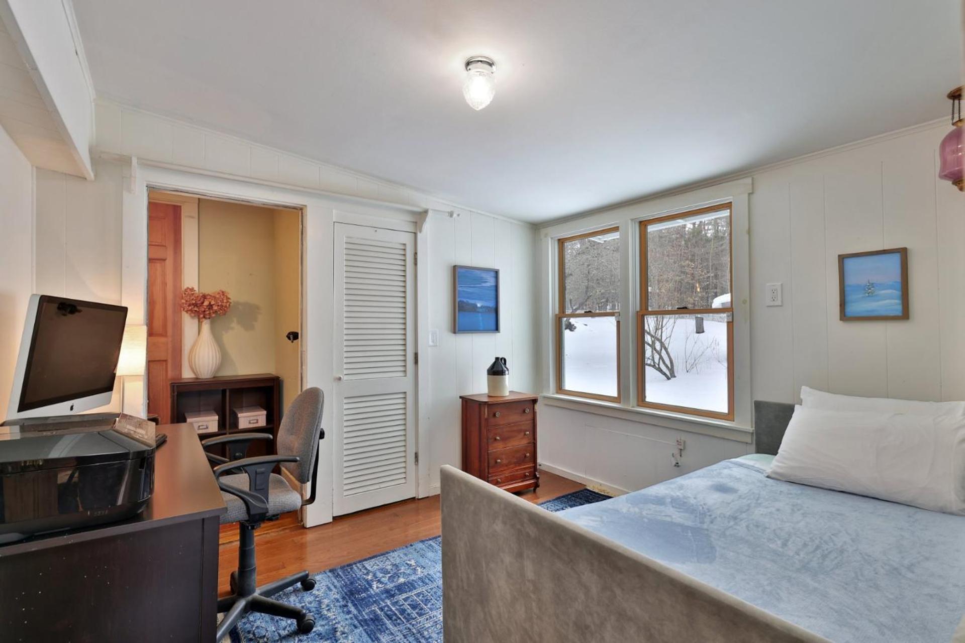 Chittenden Farmhouse - Historic 4BR, 2BA, 20 Min to Skiing, 7 Min to Mountaintop Resort