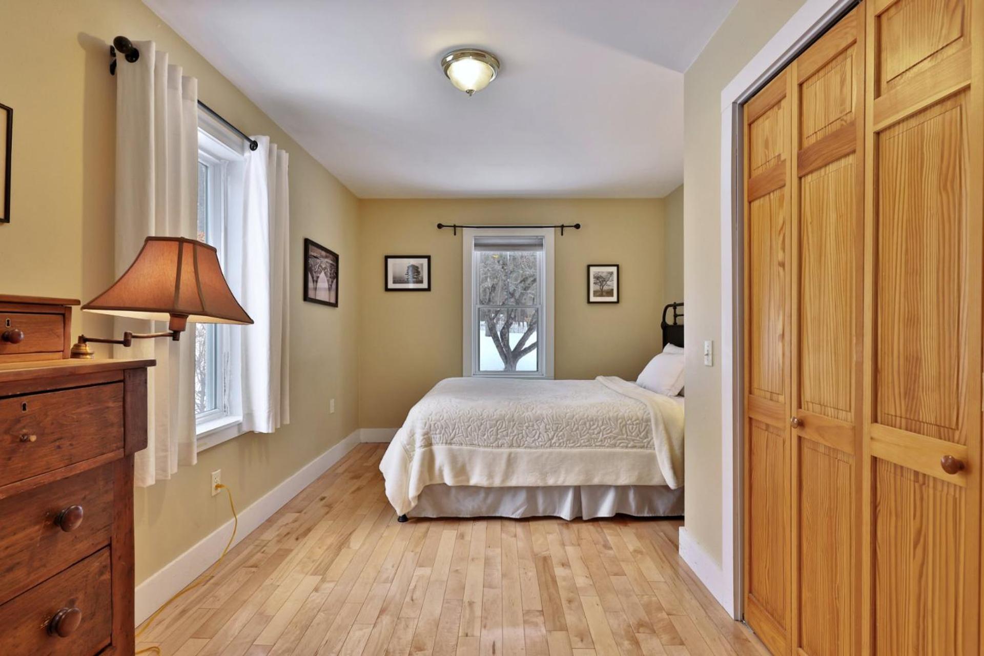 Chittenden Farmhouse - Historic 4BR, 2BA, 20 Min to Skiing, 7 Min to Mountaintop Resort